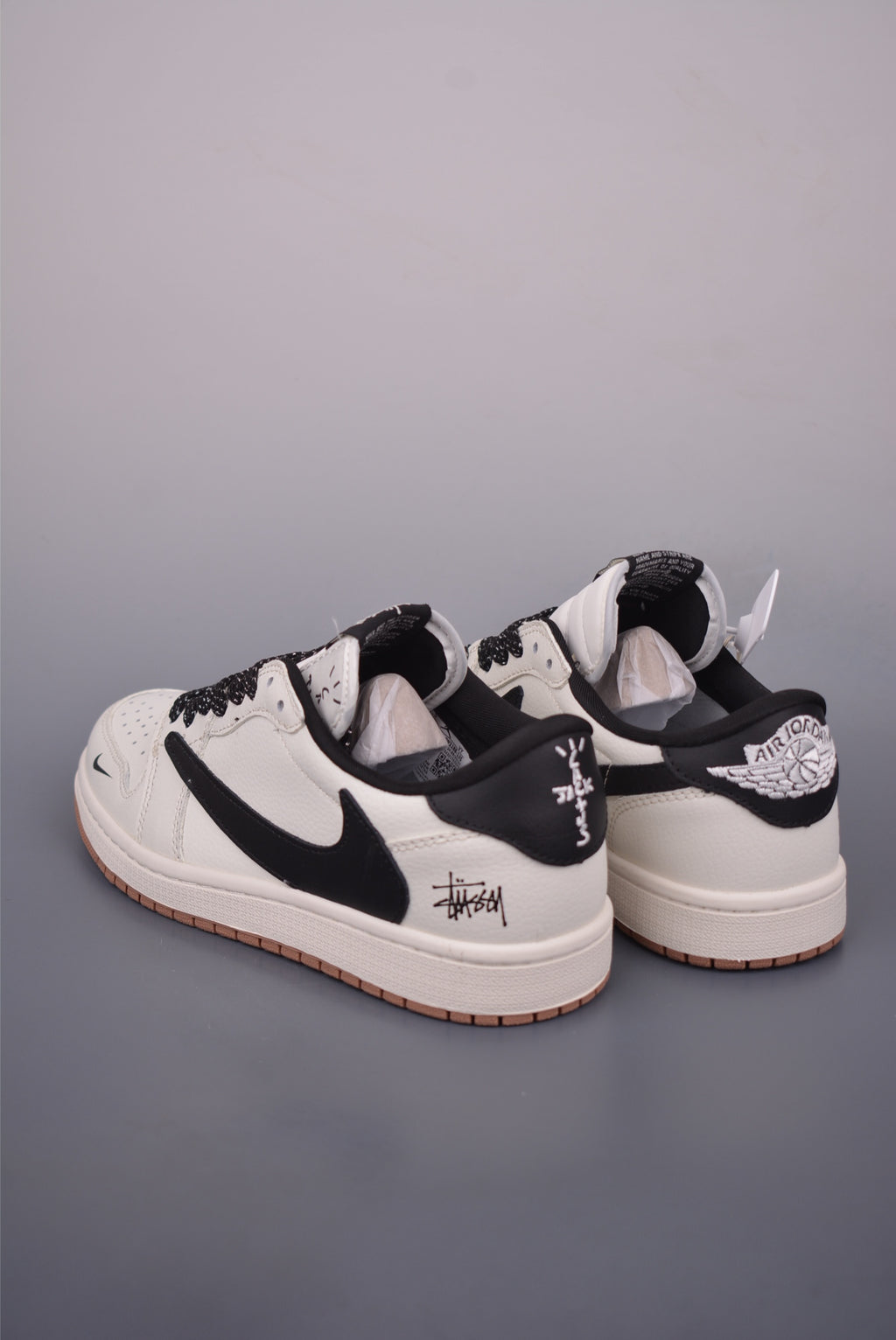 Fragment x Travis Scott x Nike Air Jordan 1 Low - Image 2
