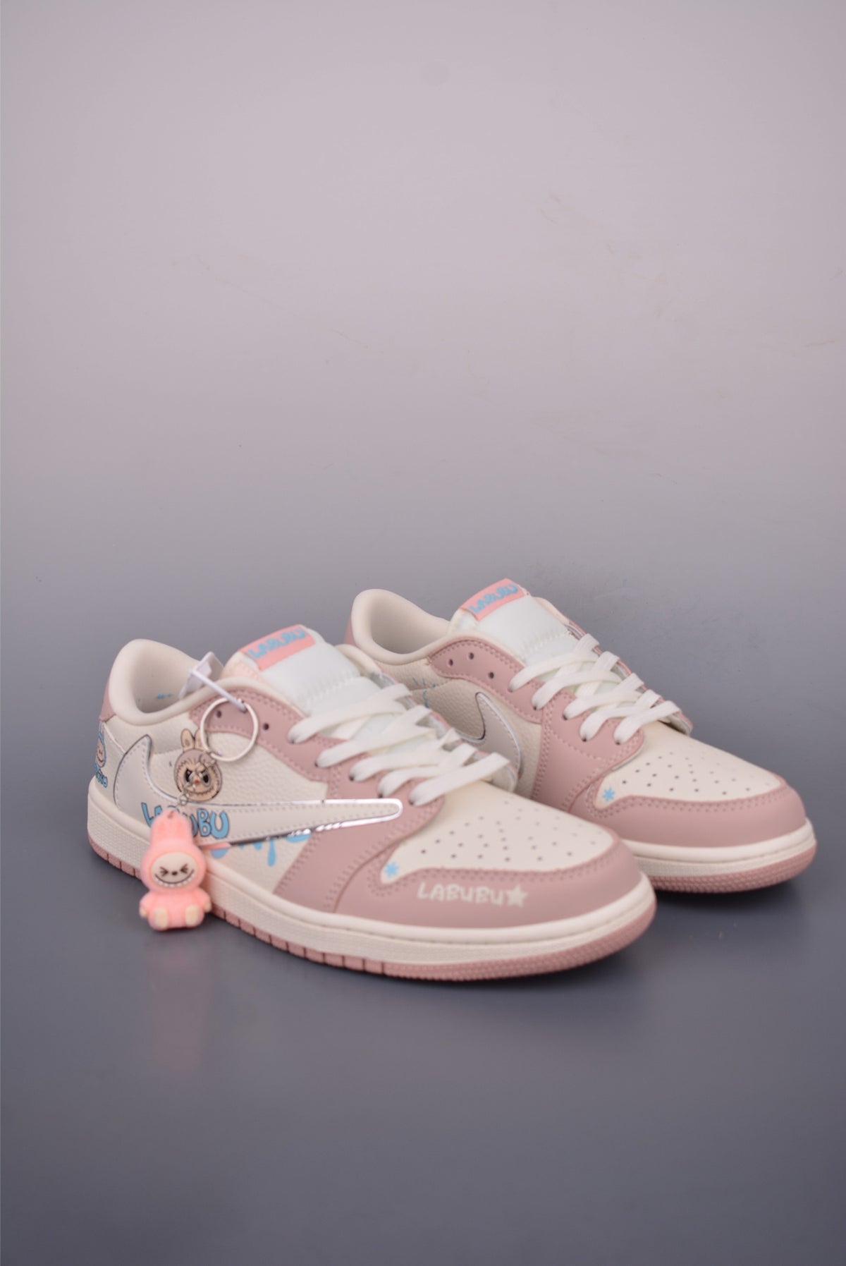 Fragment x Travis Scott x Nike Air Jordan 1 Low - Image 1
