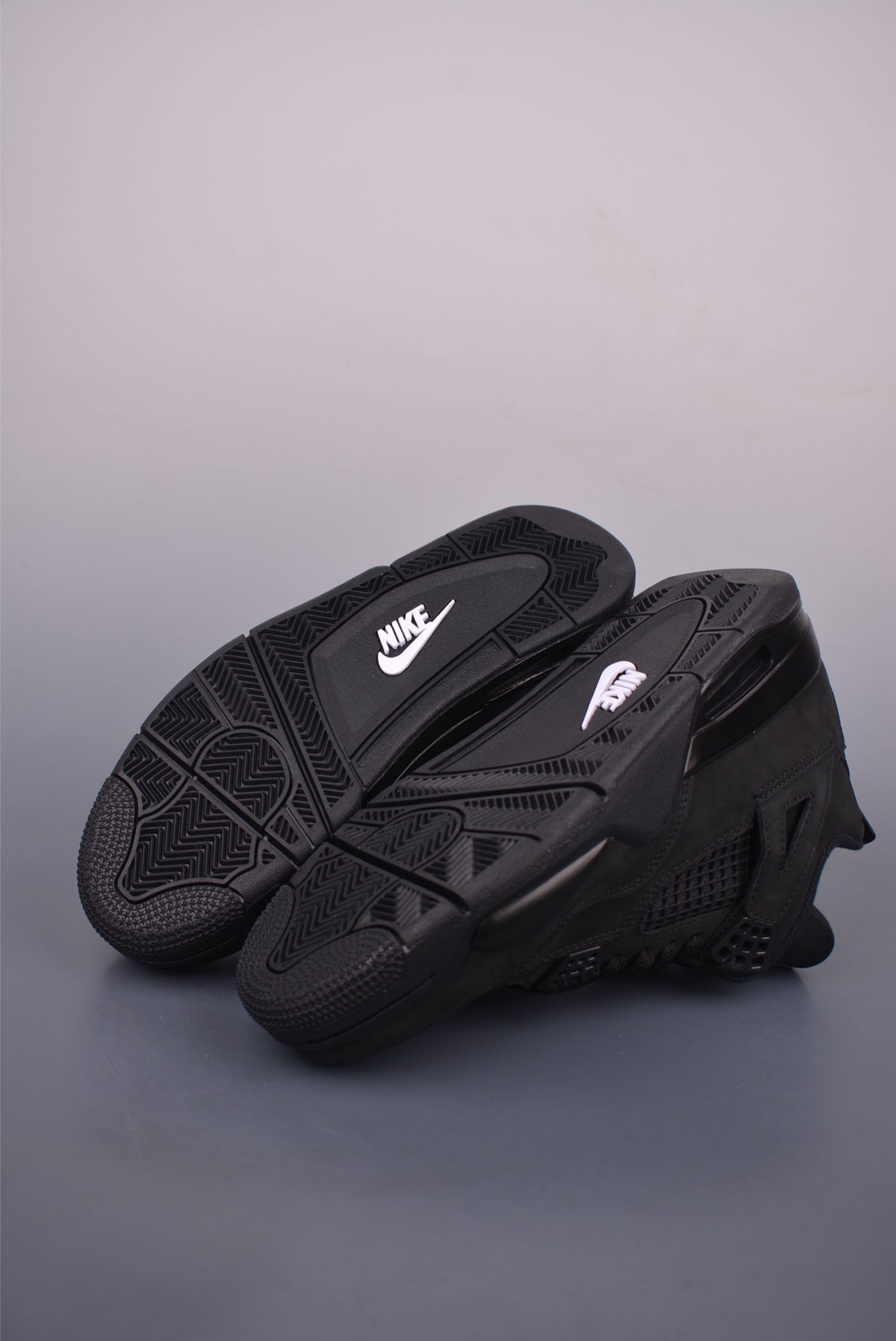 Nike Air Jordan 4 Retro - Image 3