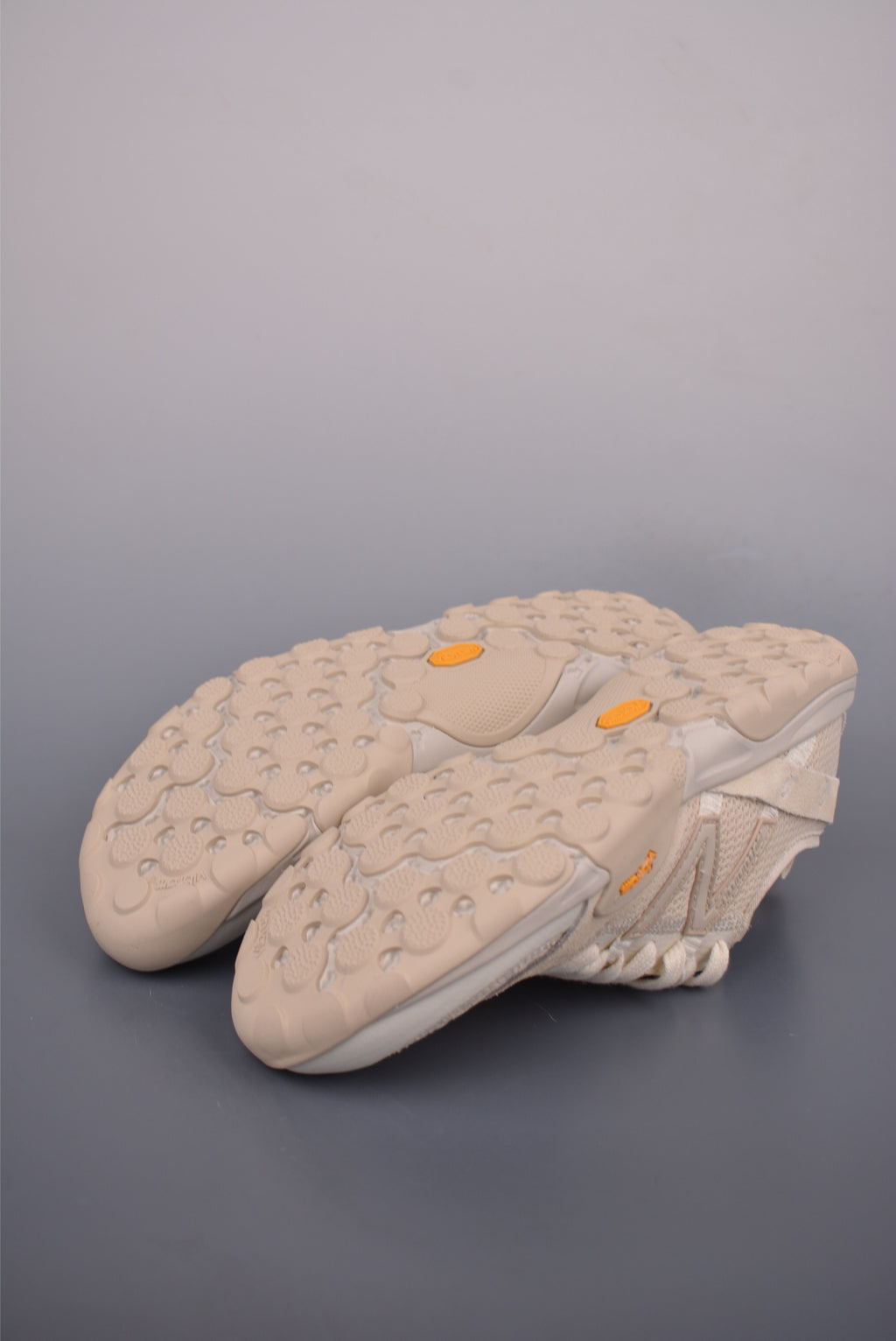 New Balance 220 MT10 - Image 3