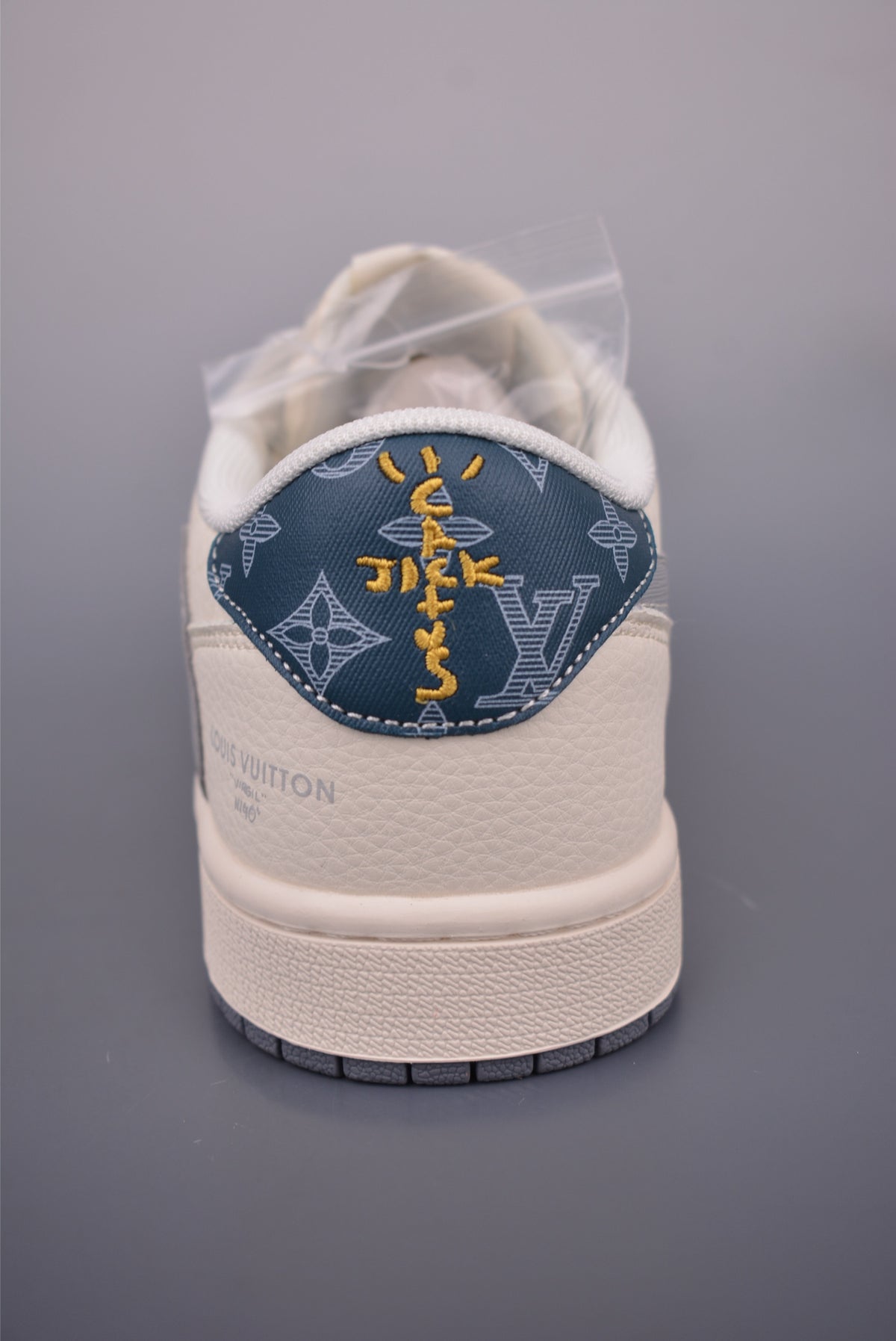 Fragment x Travis Scott x Nike Air Jordan 1 Low - Image 4