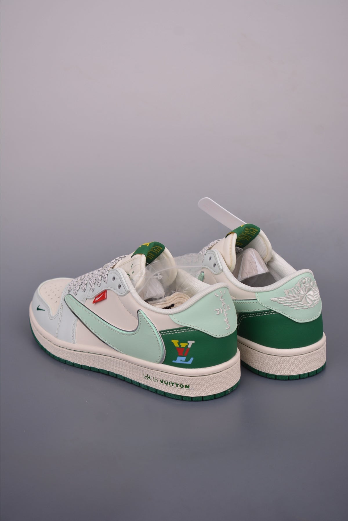 Fragment x Travis Scott x Nike Air Jordan 1 Low - Image 2