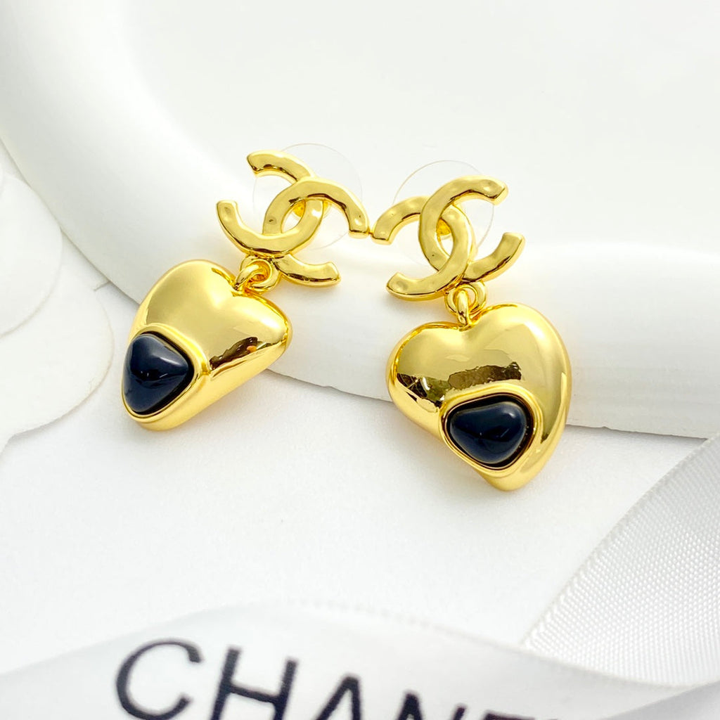 CHANEL Vintage Pendant Necklace