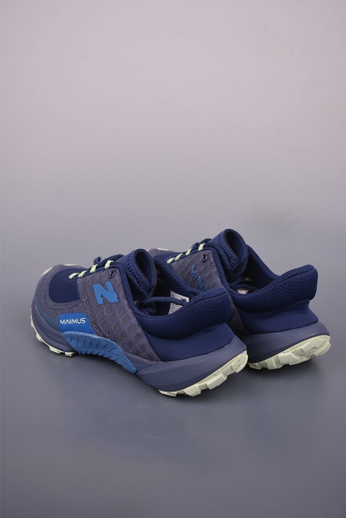 New Balance Minimus - Image 2