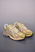 New Balance 190 240 - Image 1