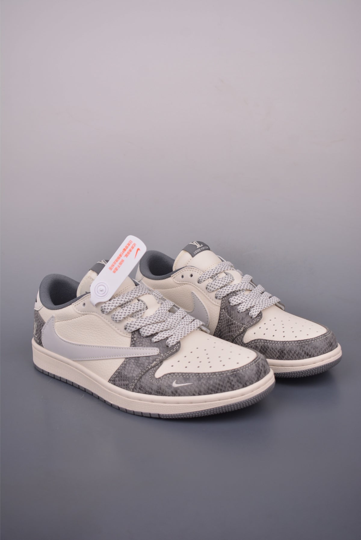 Fragment x Travis Scott x Nike Air Jordan 1 Low - Image 1