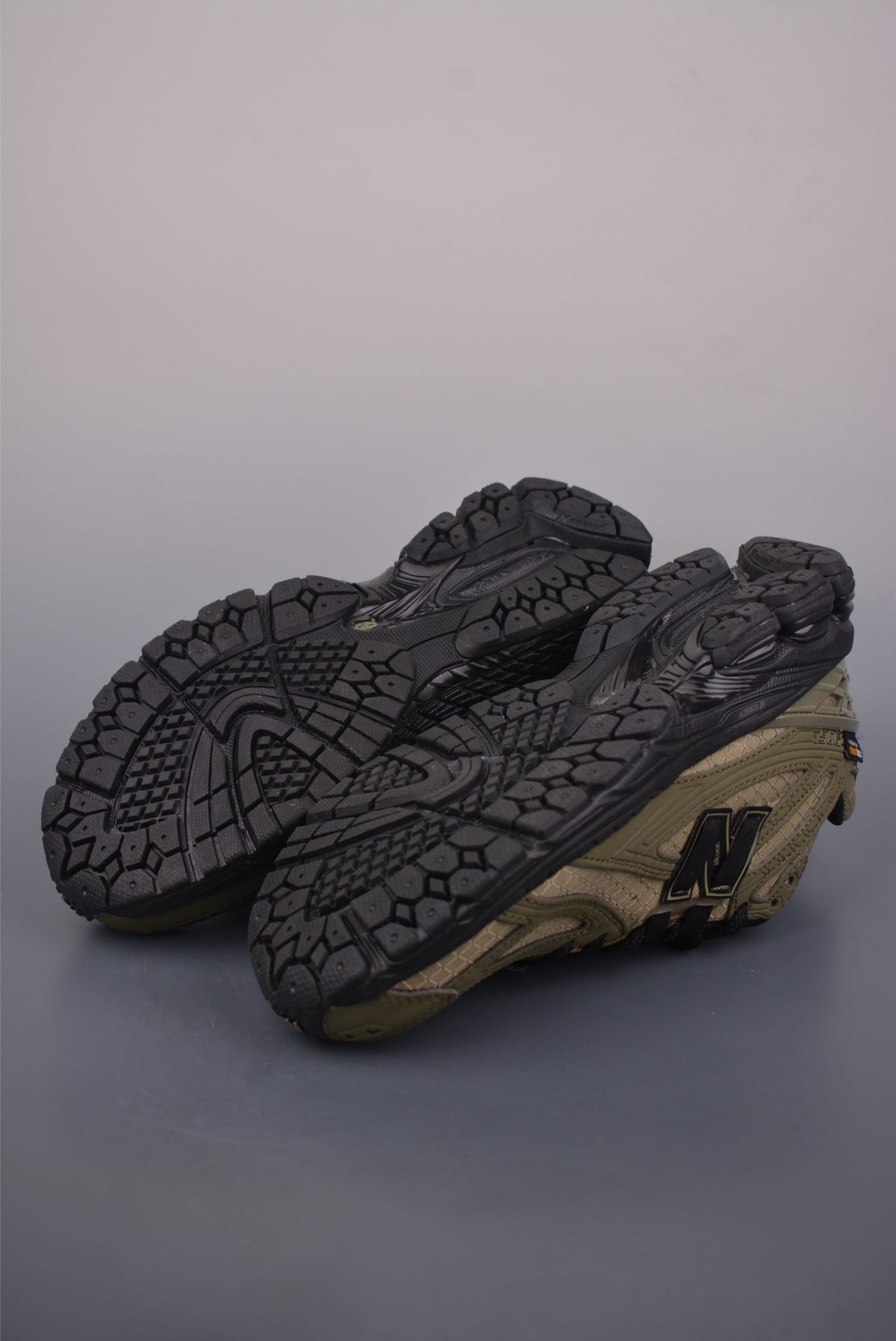 New Balance 190 240 - Image 3