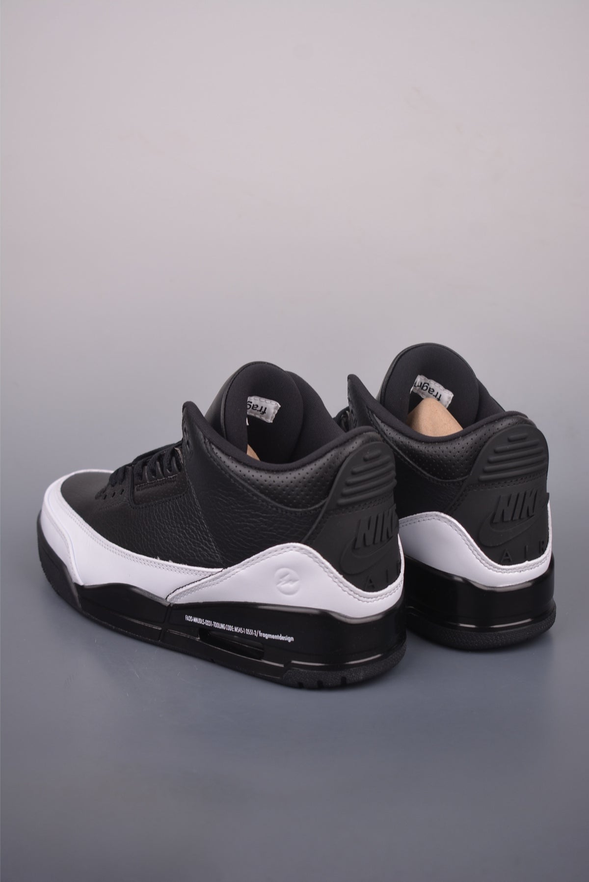 Nike Air Jordan 3 Retro - Image 2