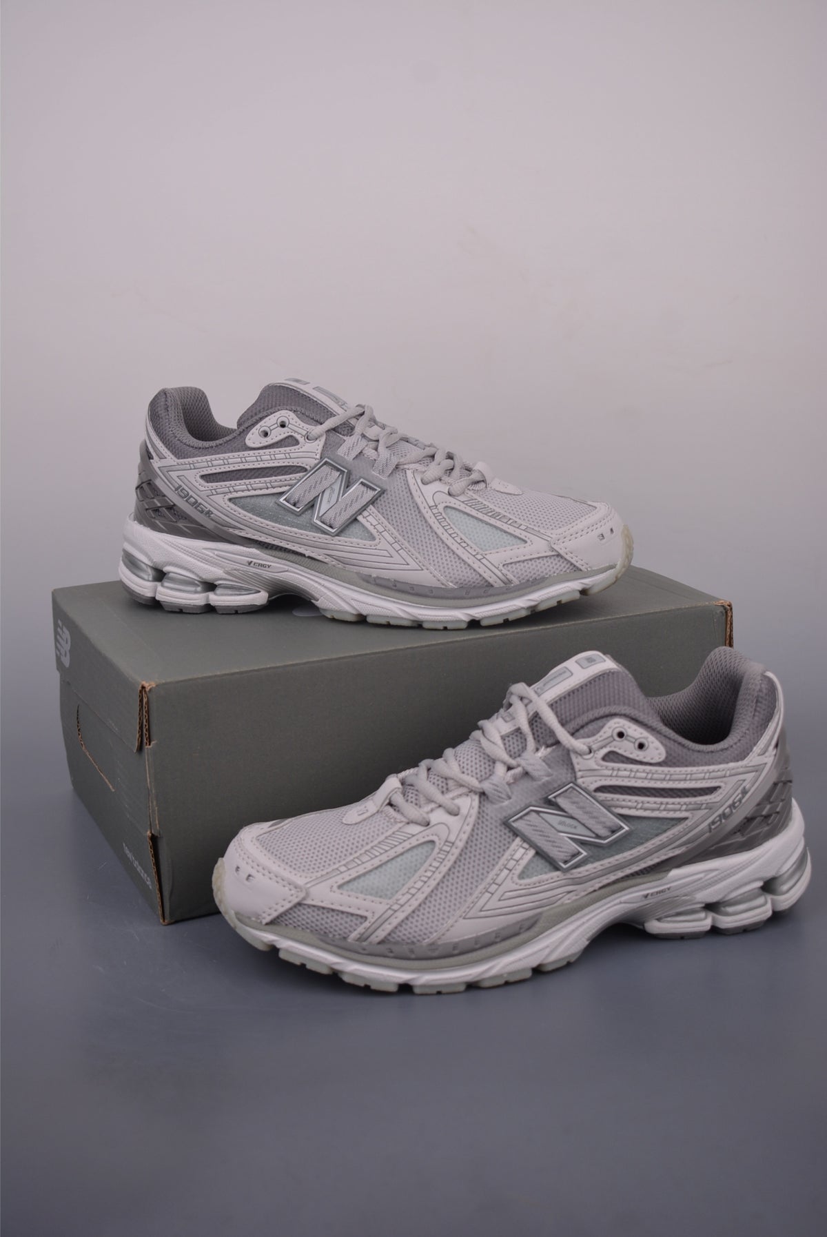 New Balance 190 240 - Image 5