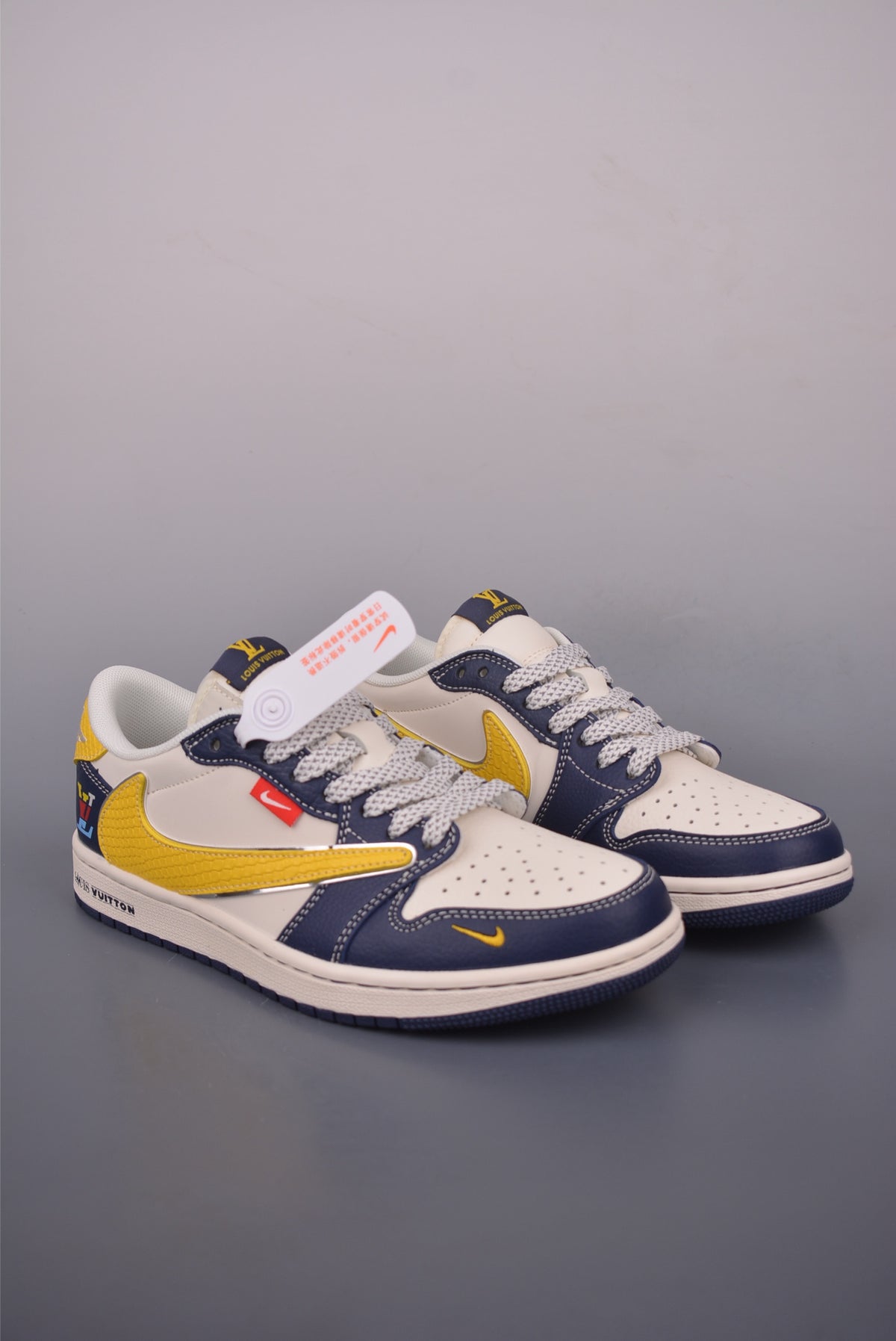 Fragment x Travis Scott x Nike Air Jordan 1 Low - Image 1