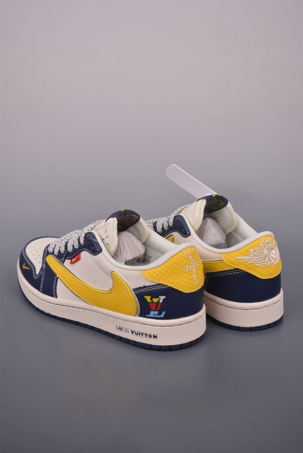 Fragment x Travis Scott x Nike Air Jordan 1 Low - Image 2