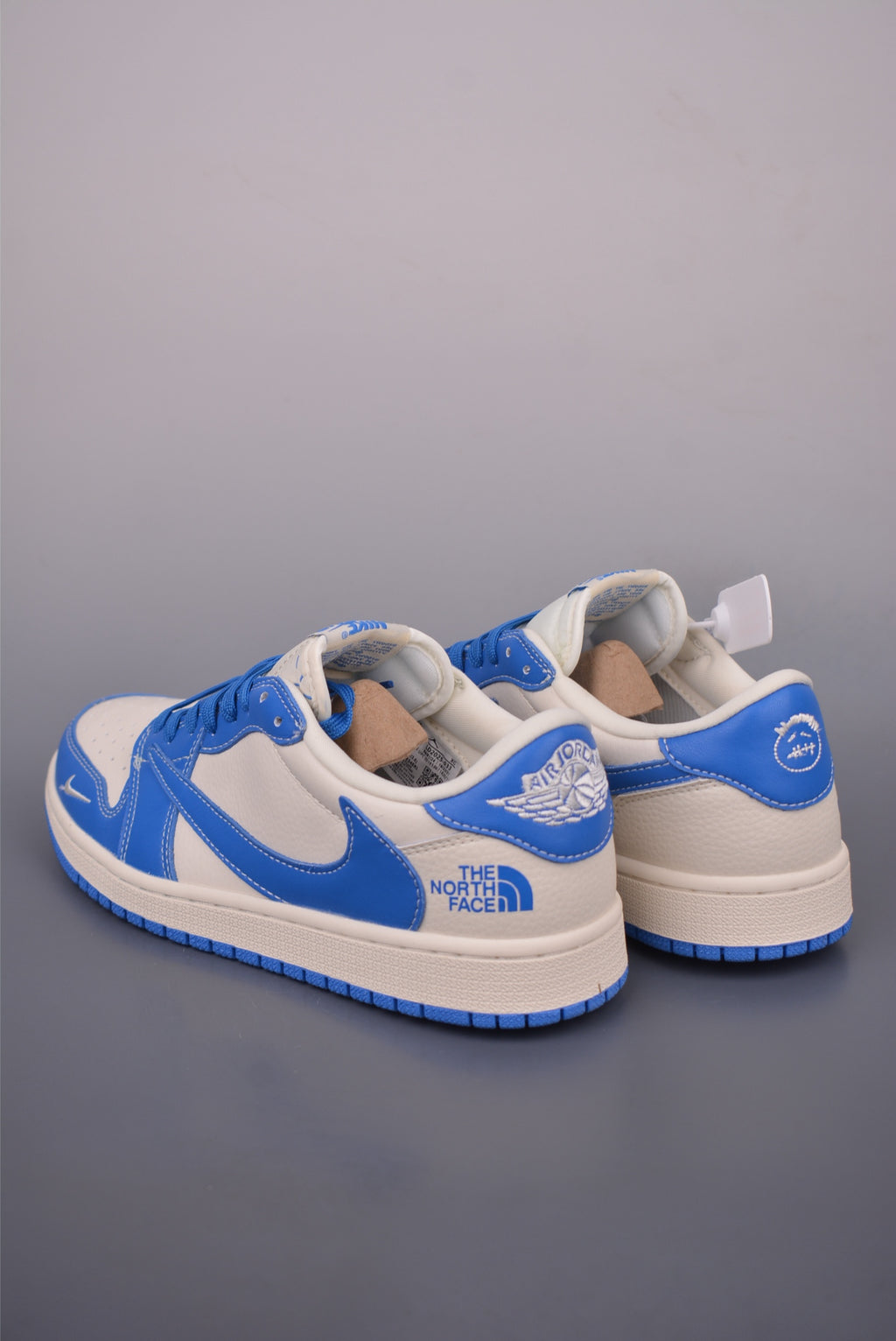 Fragment x Travis Scott x Nike Air Jordan 1 Low - Image 2