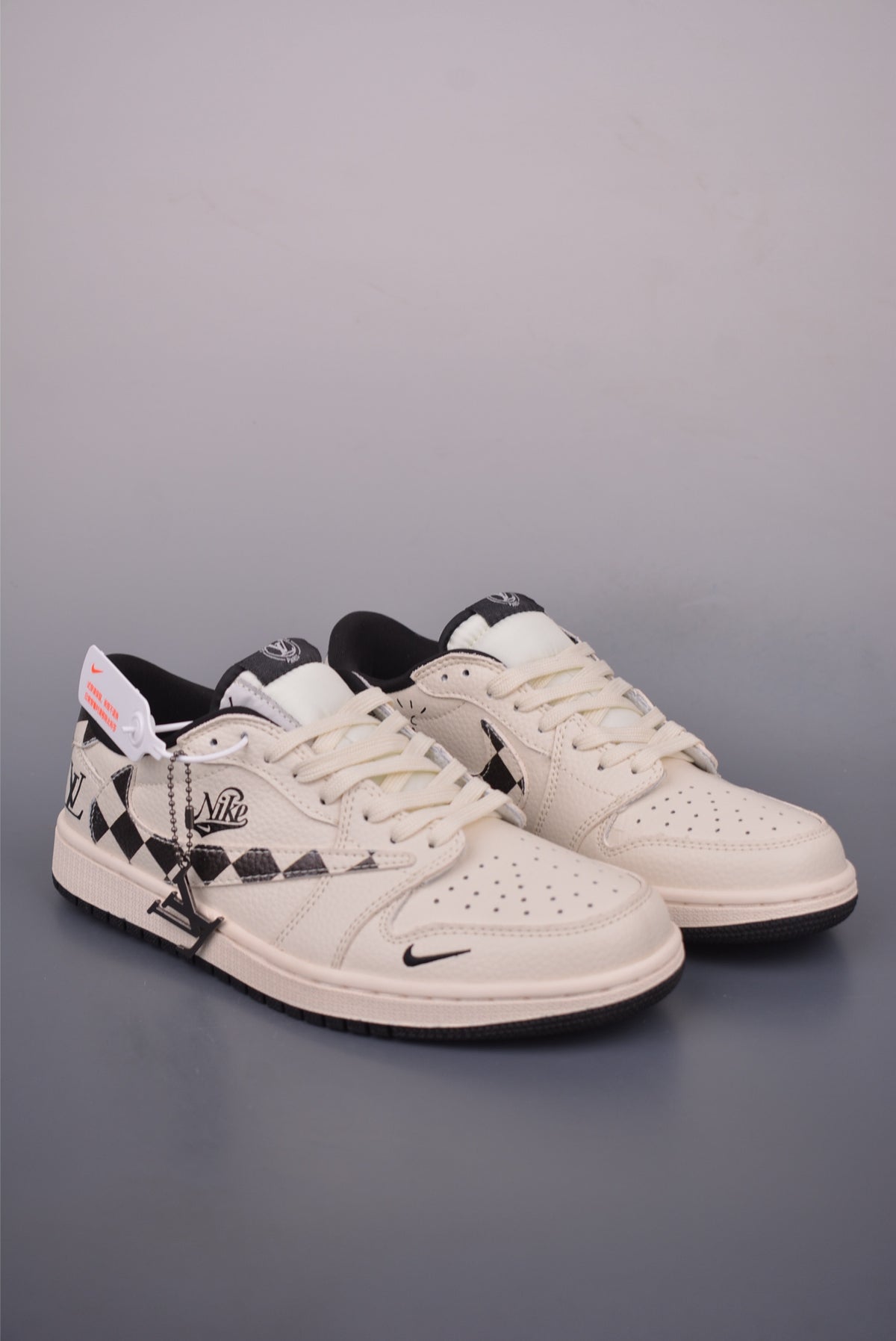 Fragment x Travis Scott x Nike Air Jordan 1 Low - Image 1