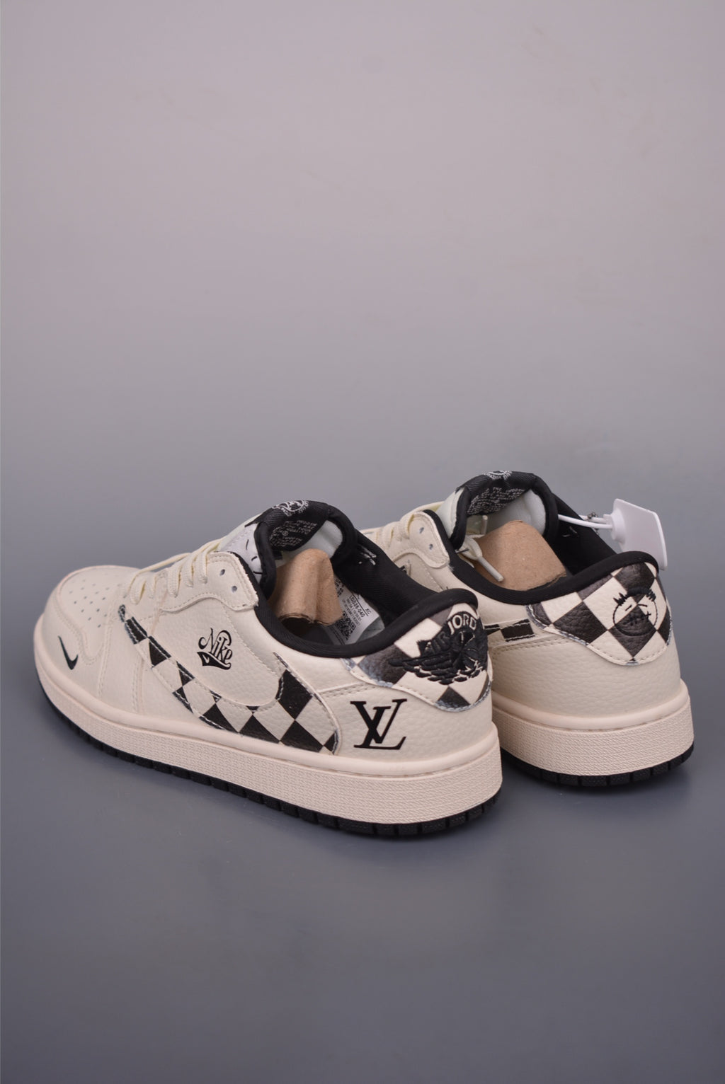 Fragment x Travis Scott x Nike Air Jordan 1 Low - Image 2