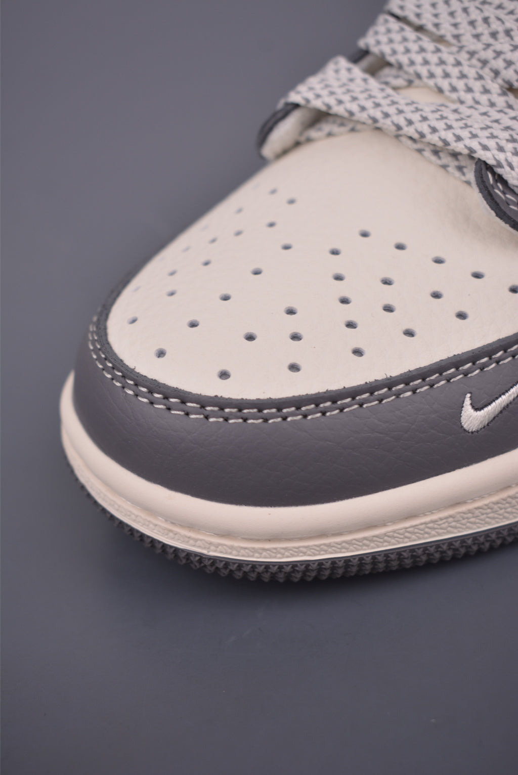 Fragment x Travis Scott x Nike Air Jordan 1 Low - Image 6