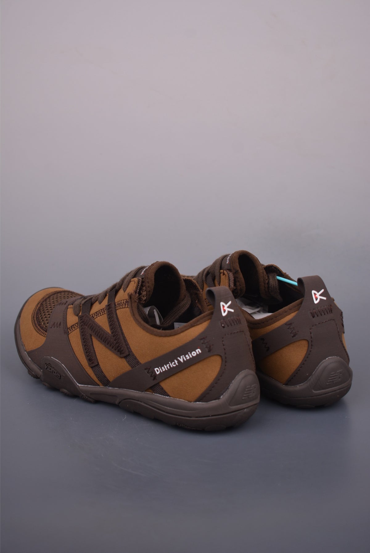 New Balance 240 MT10 - Image 2
