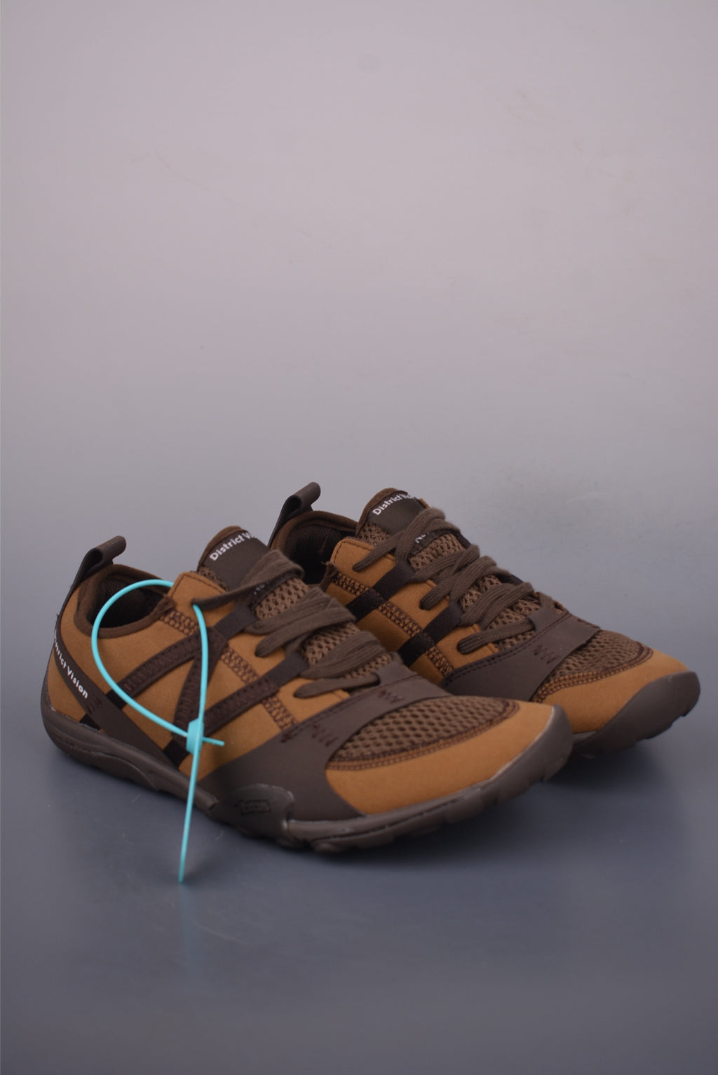 New Balance 240 MT10 - Image 1