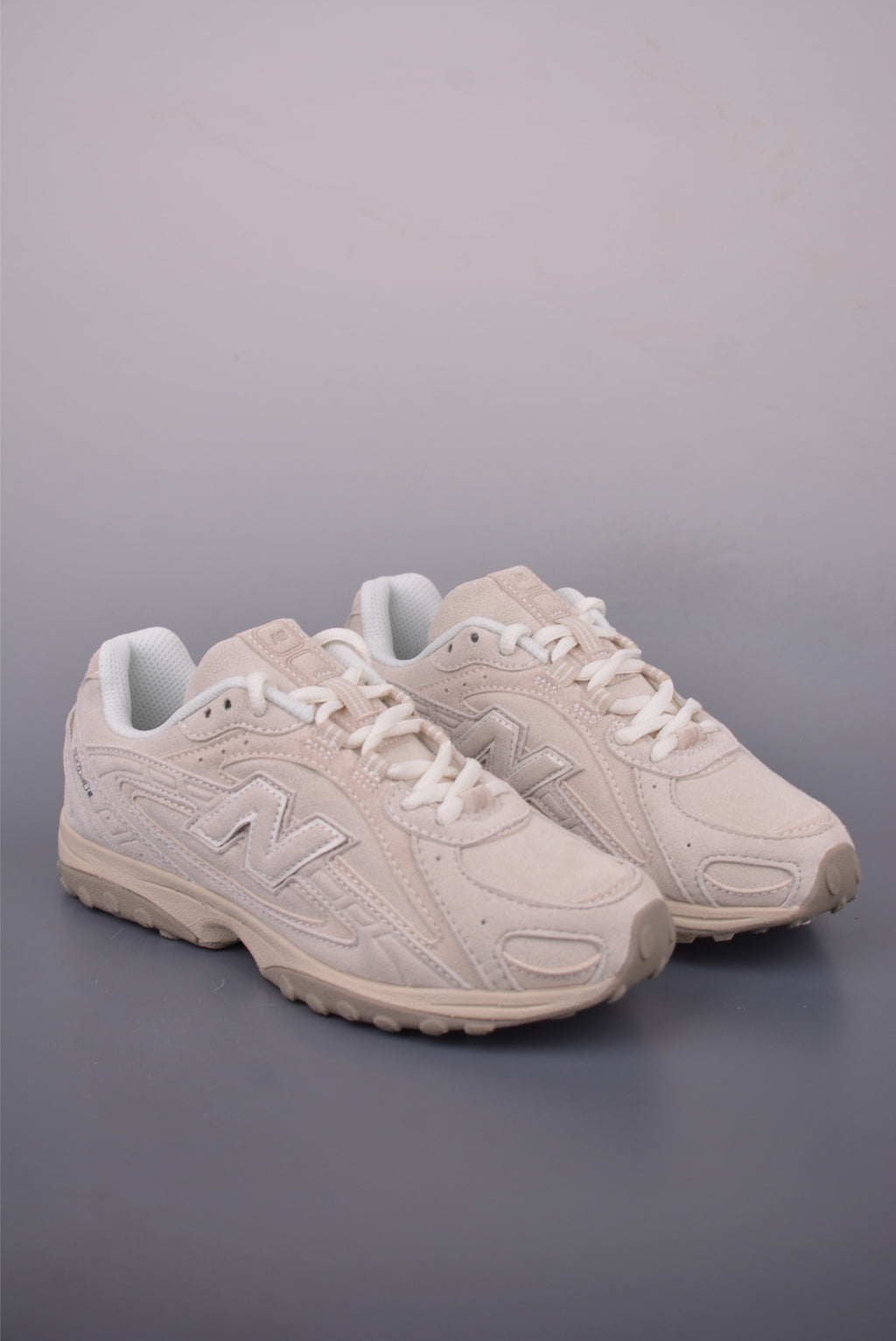 New Balance 240 204 - Image 1