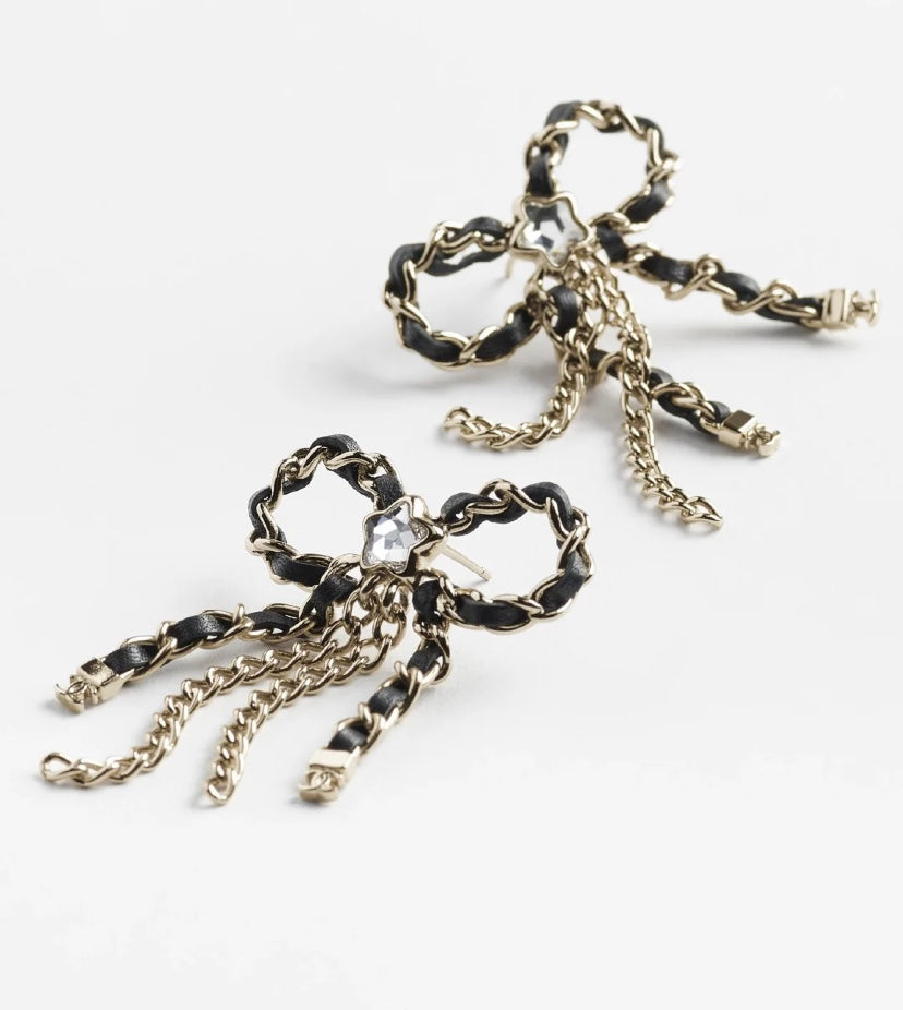 CHANEL Bow Tassel Pendant Necklace