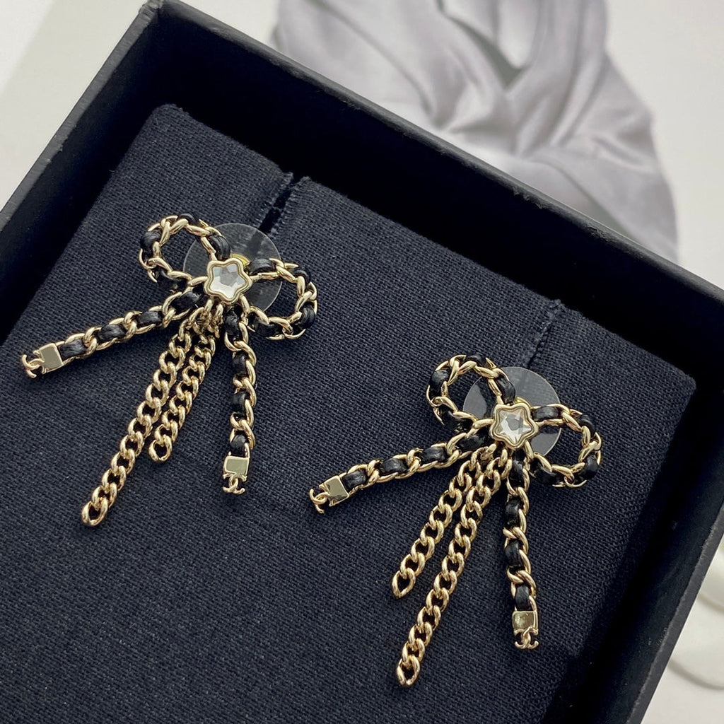 CHANEL Bow Tassel Pendant Necklace