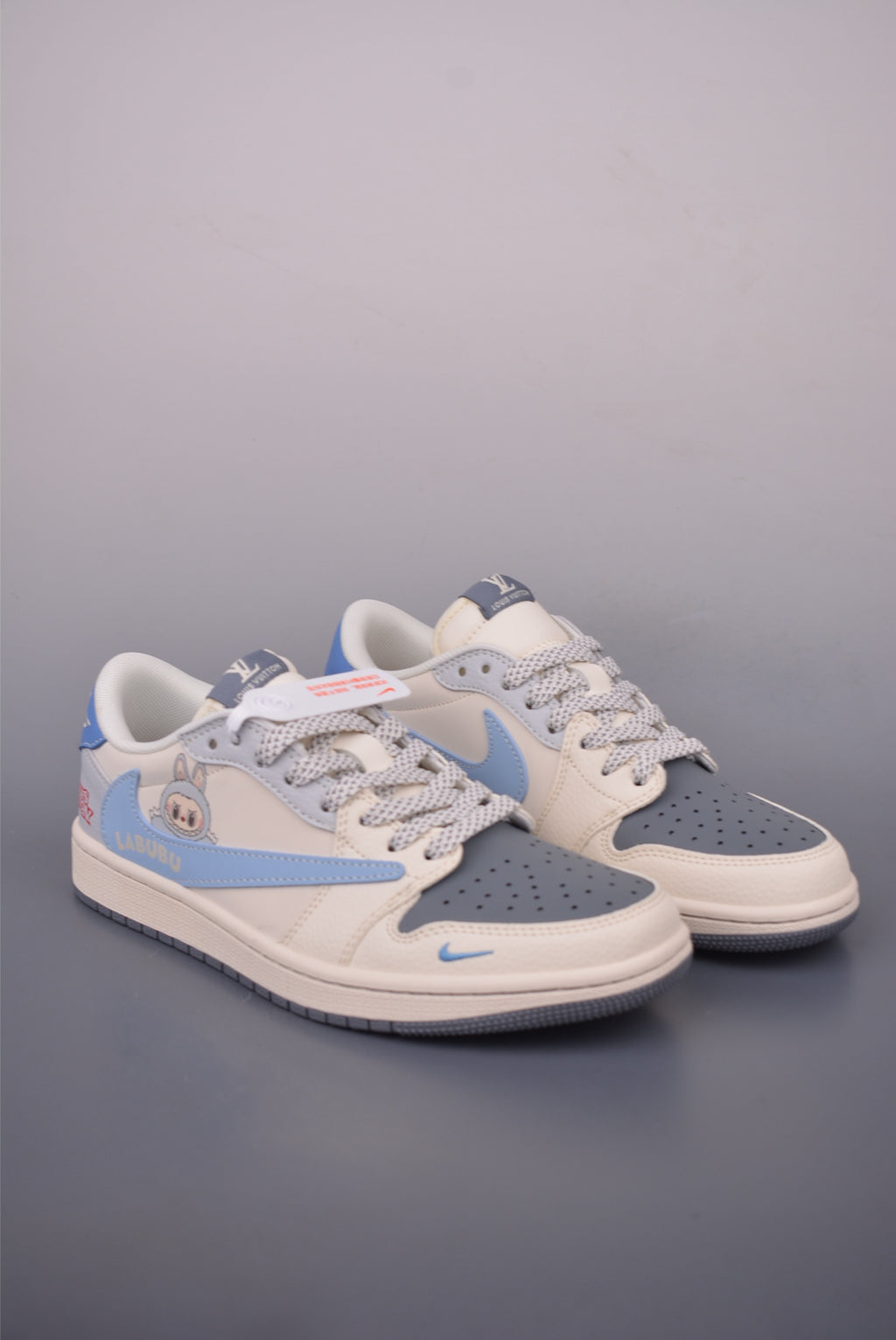 Fragment x Travis Scott x Nike Air Jordan 1 Low - Image 1