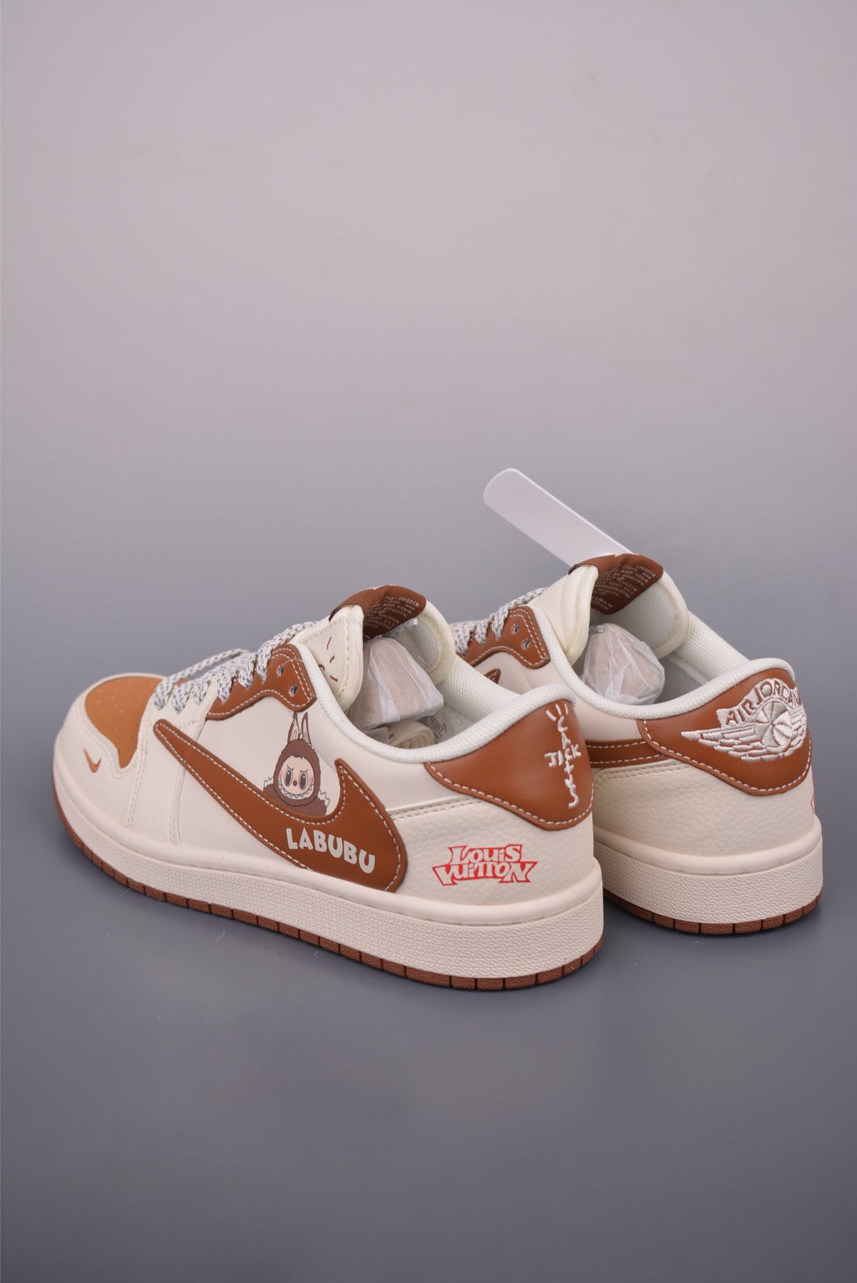 Fragment x Travis Scott x Nike Air Jordan 1 Low - Image 2
