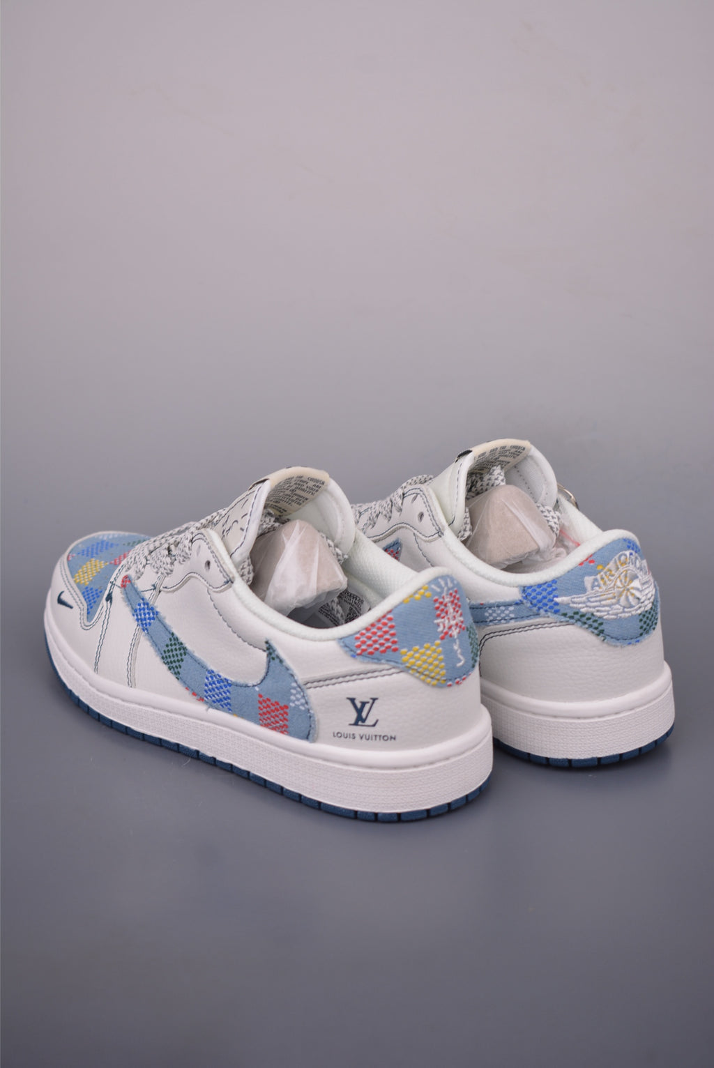 Fragment x Travis Scott x Nike Air Jordan 1 Low - Image 2