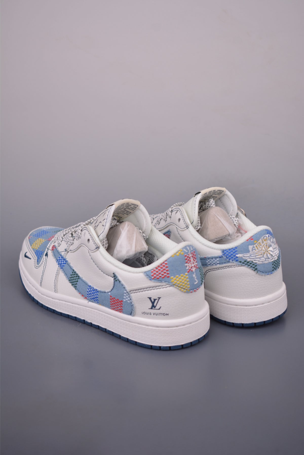 Fragment x Travis Scott x Nike Air Jordan 1 Low - Image 2