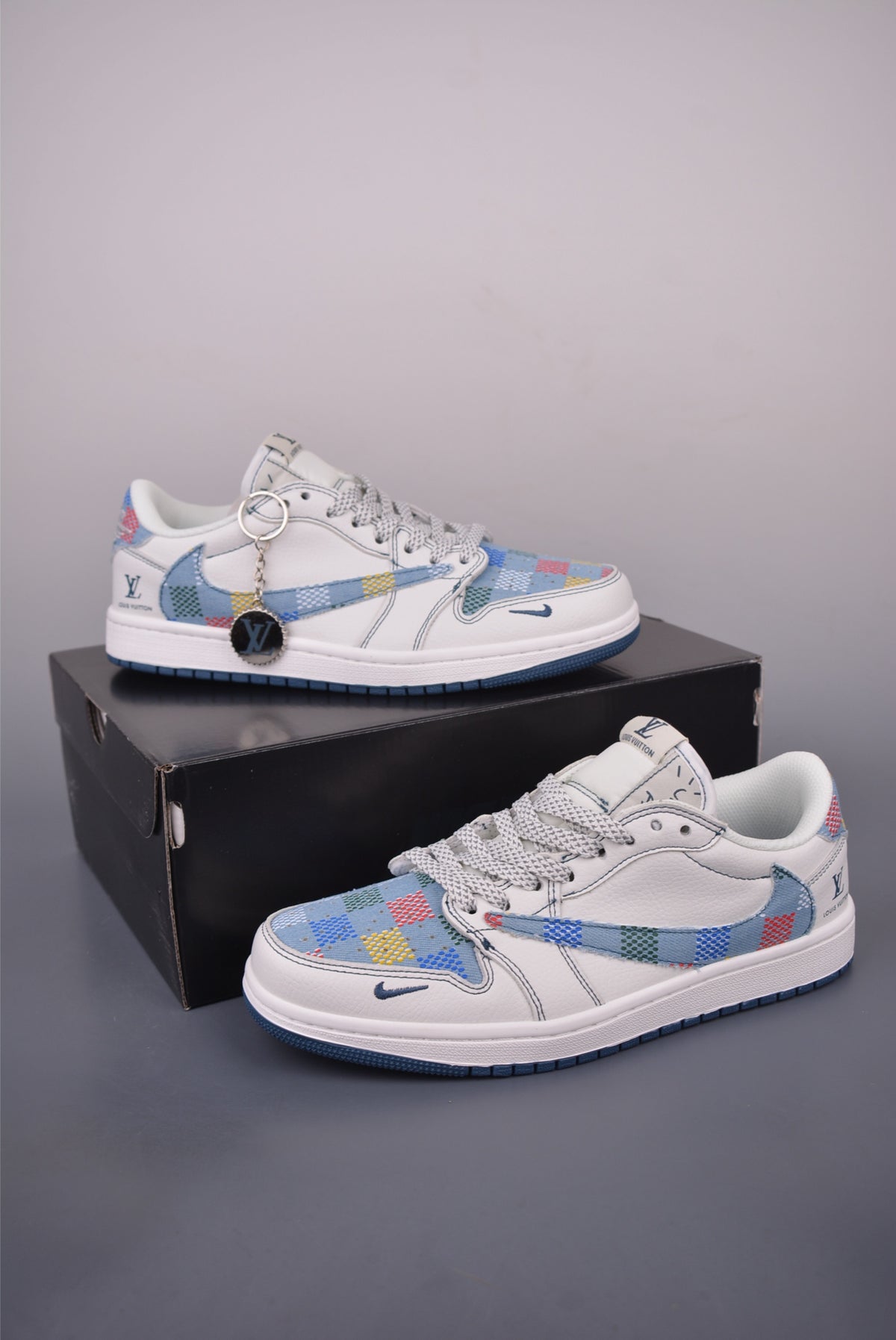 Fragment x Travis Scott x Nike Air Jordan 1 Low - Image 5