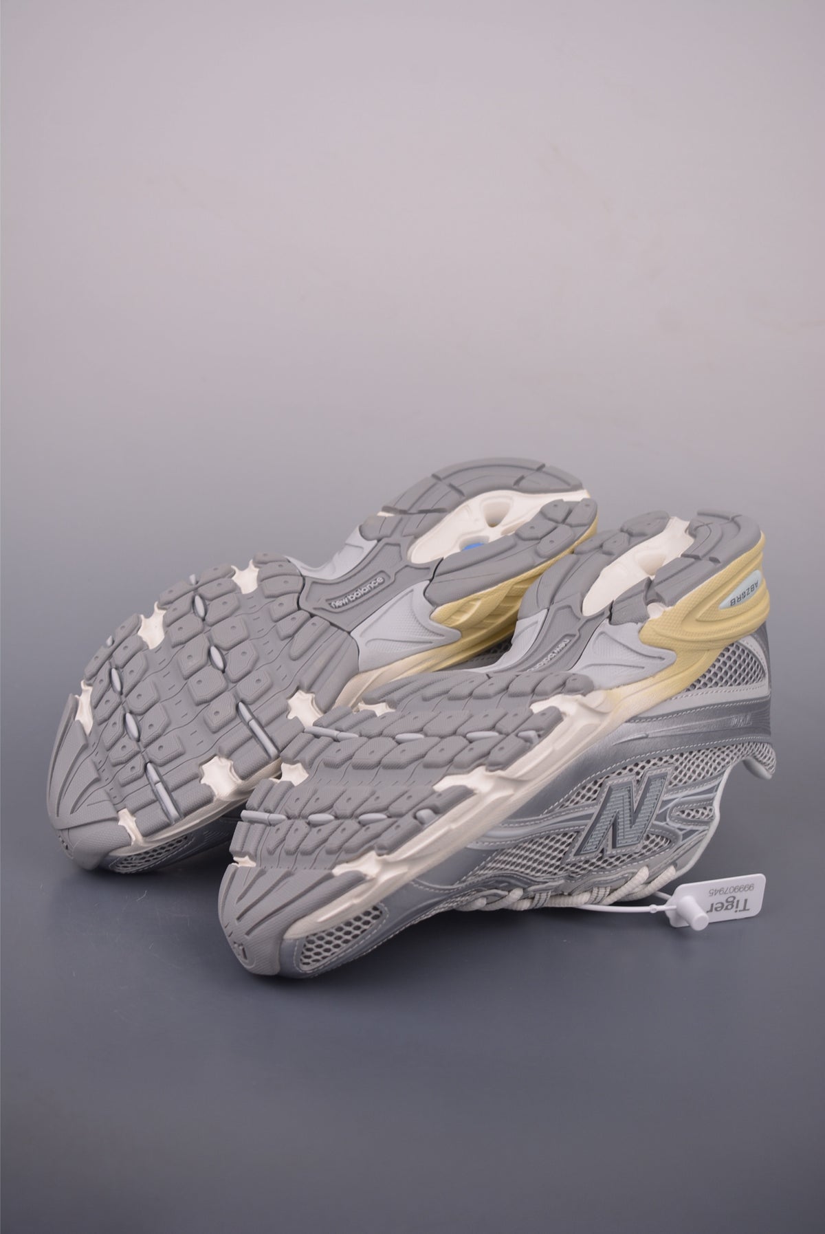 New Balance 180 240 - Image 3