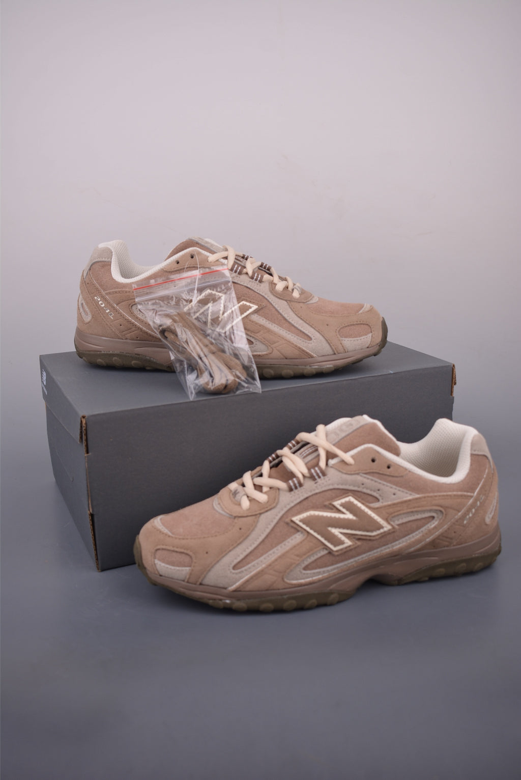 New Balance 240 204 - Image 5
