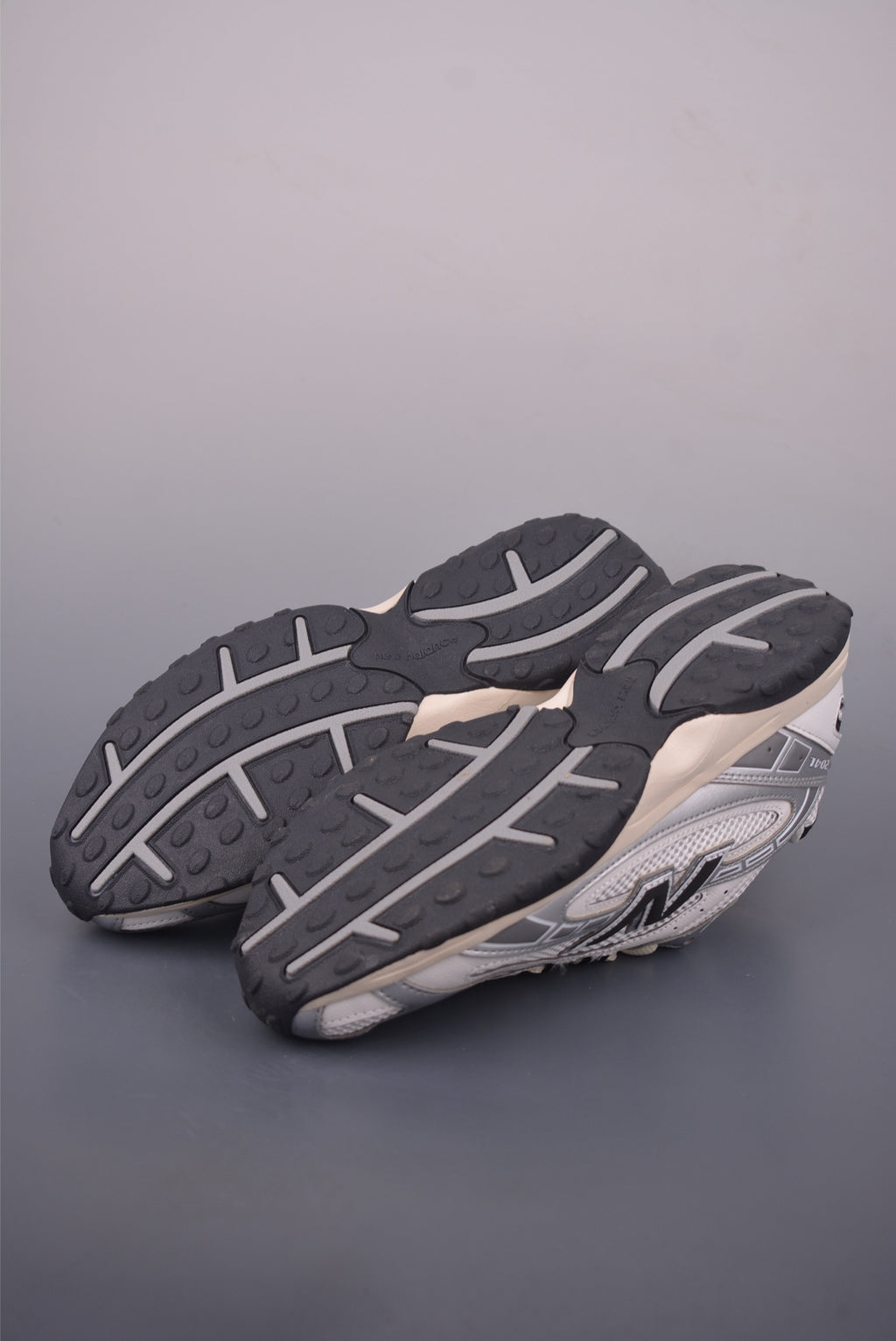 New Balance 240 204 - Image 3