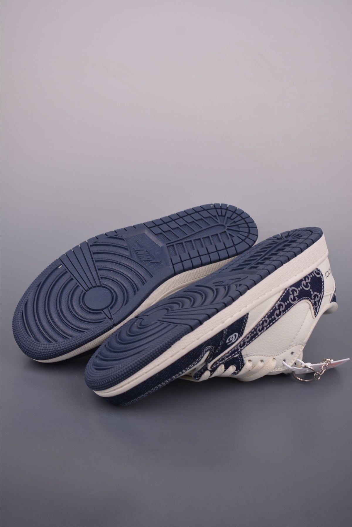 Fragment x Travis Scott x Nike Air Jordan 1 Low - Image 3