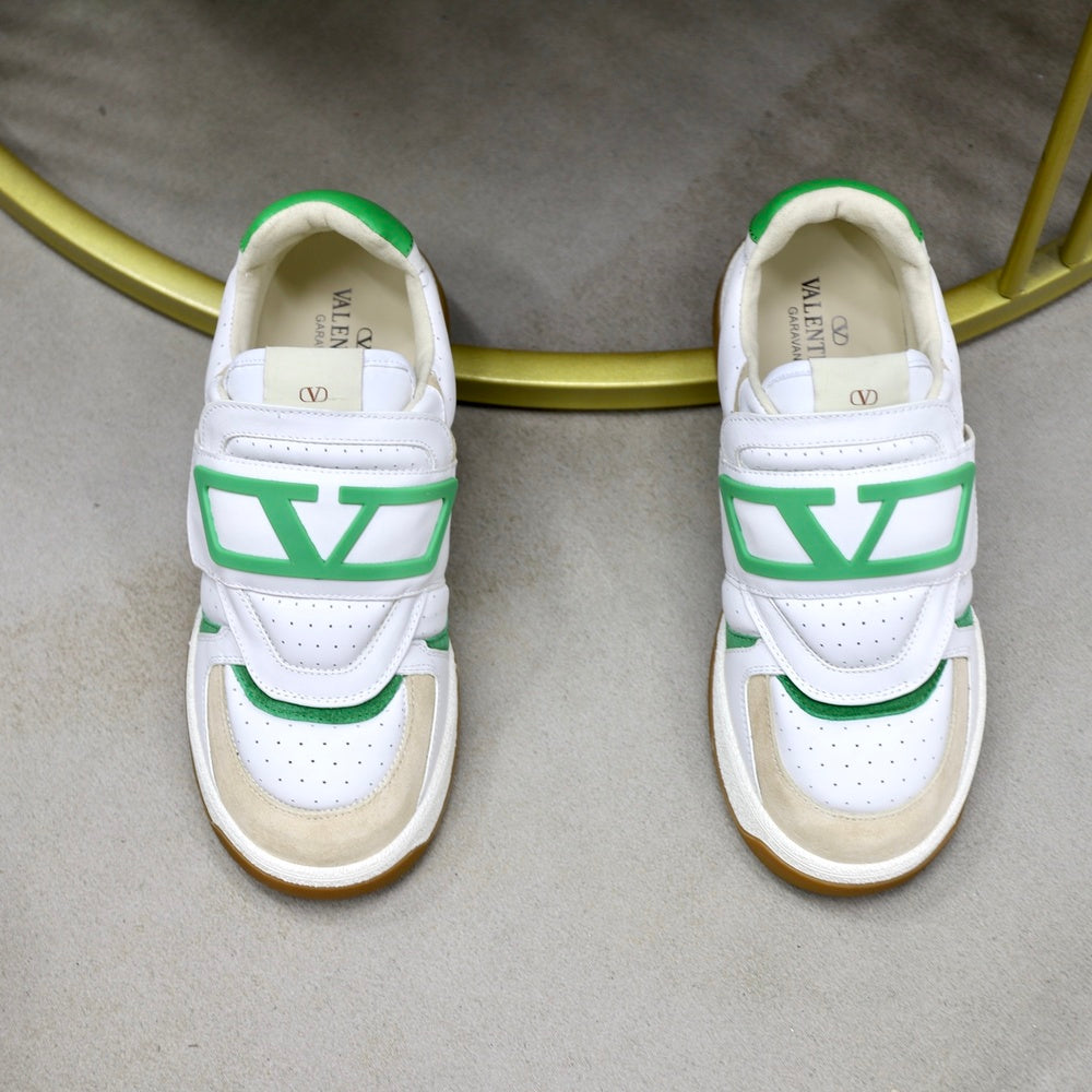 Designer Unisex Sneakers - Style 426934