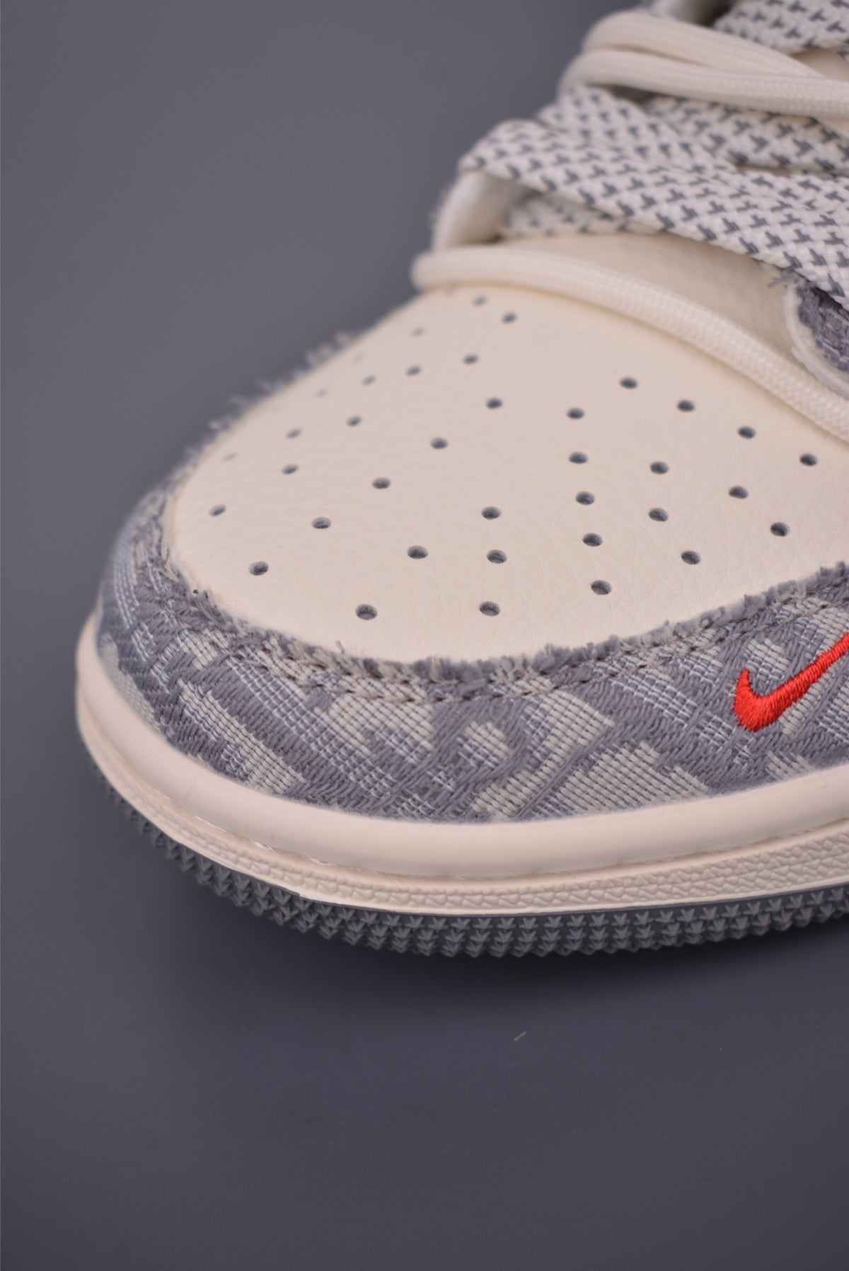 Fragment x Travis Scott x Dior x Nike Air Jordan 1 Low - Image 6