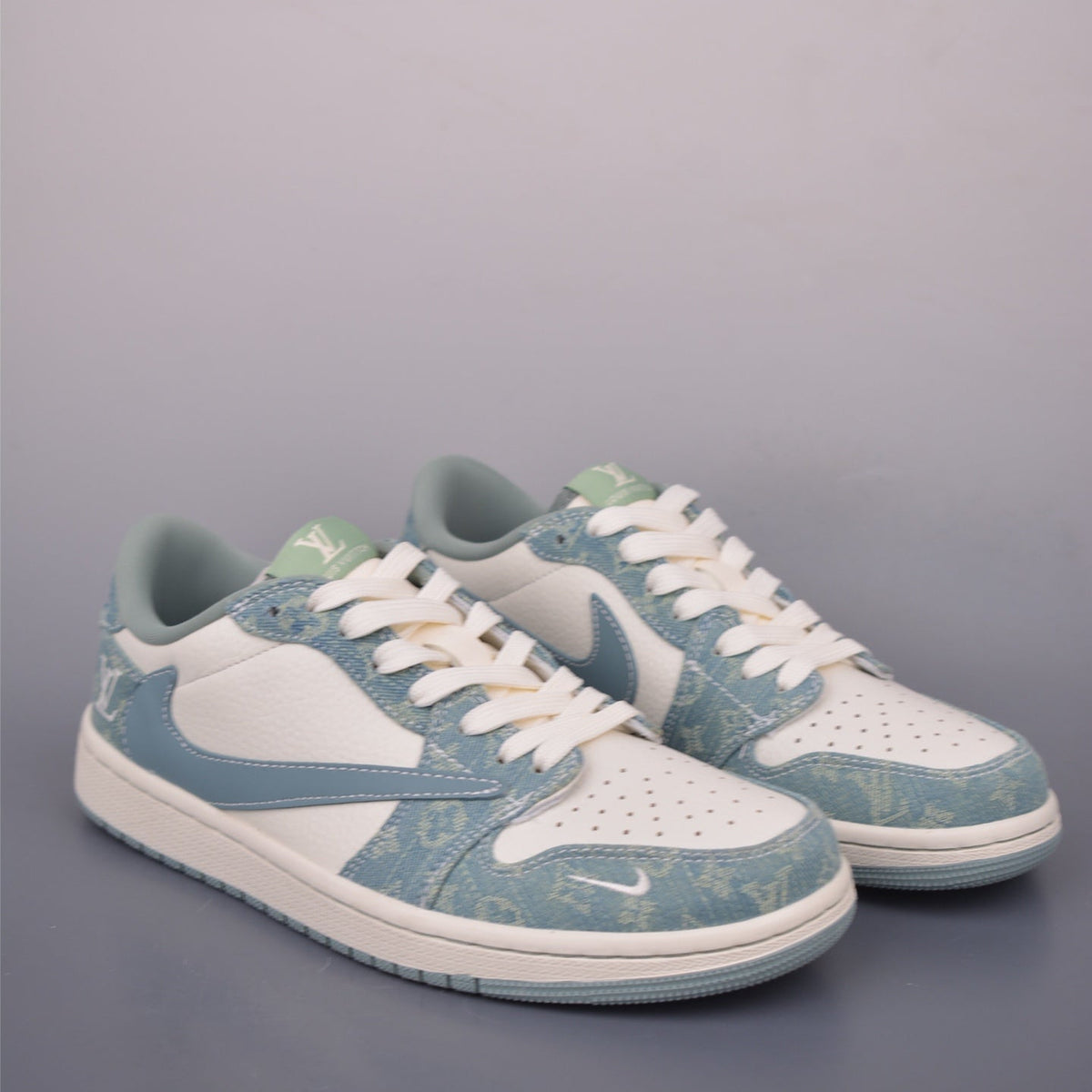 Fragment x Travis Scott x Nike Air Jordan 1 Low - Image 1