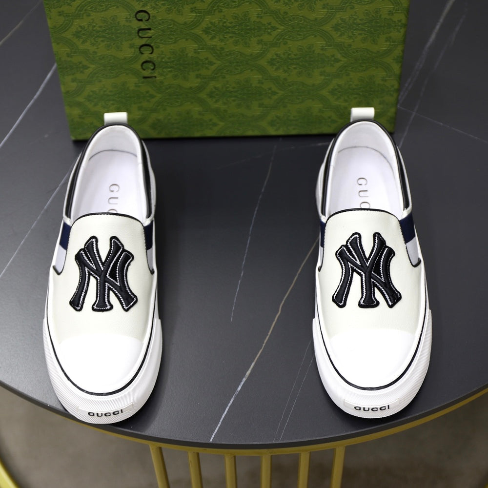 Gucci Men's Sneakers - Style 428909