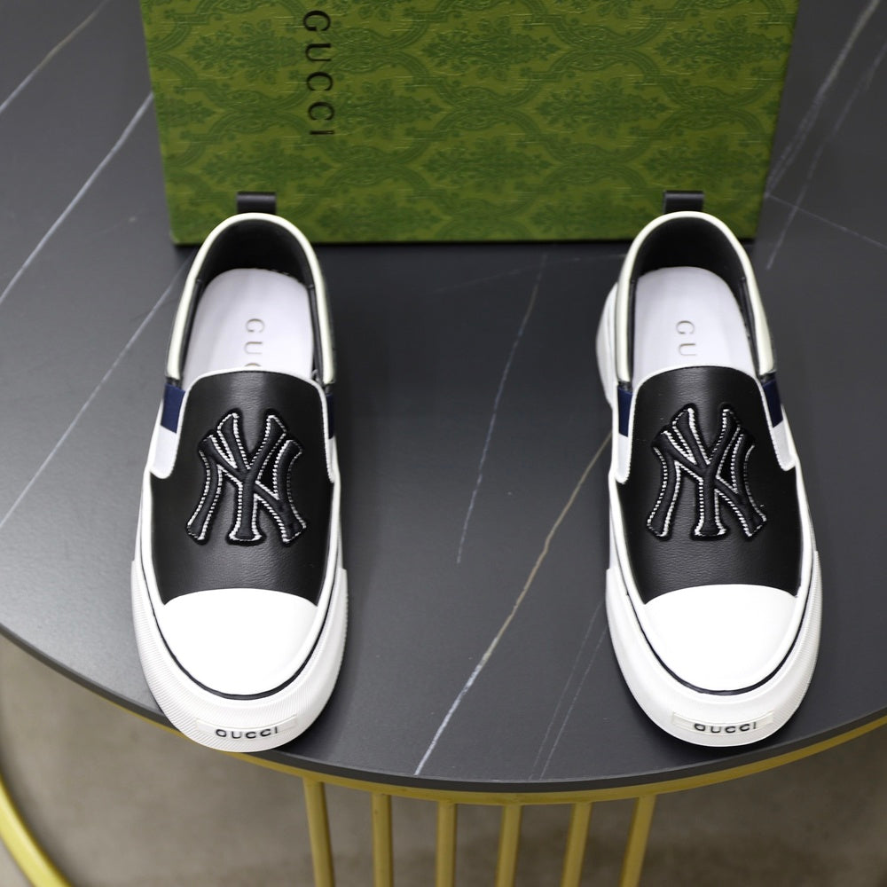 Gucci Men's Sneakers - Style 428909