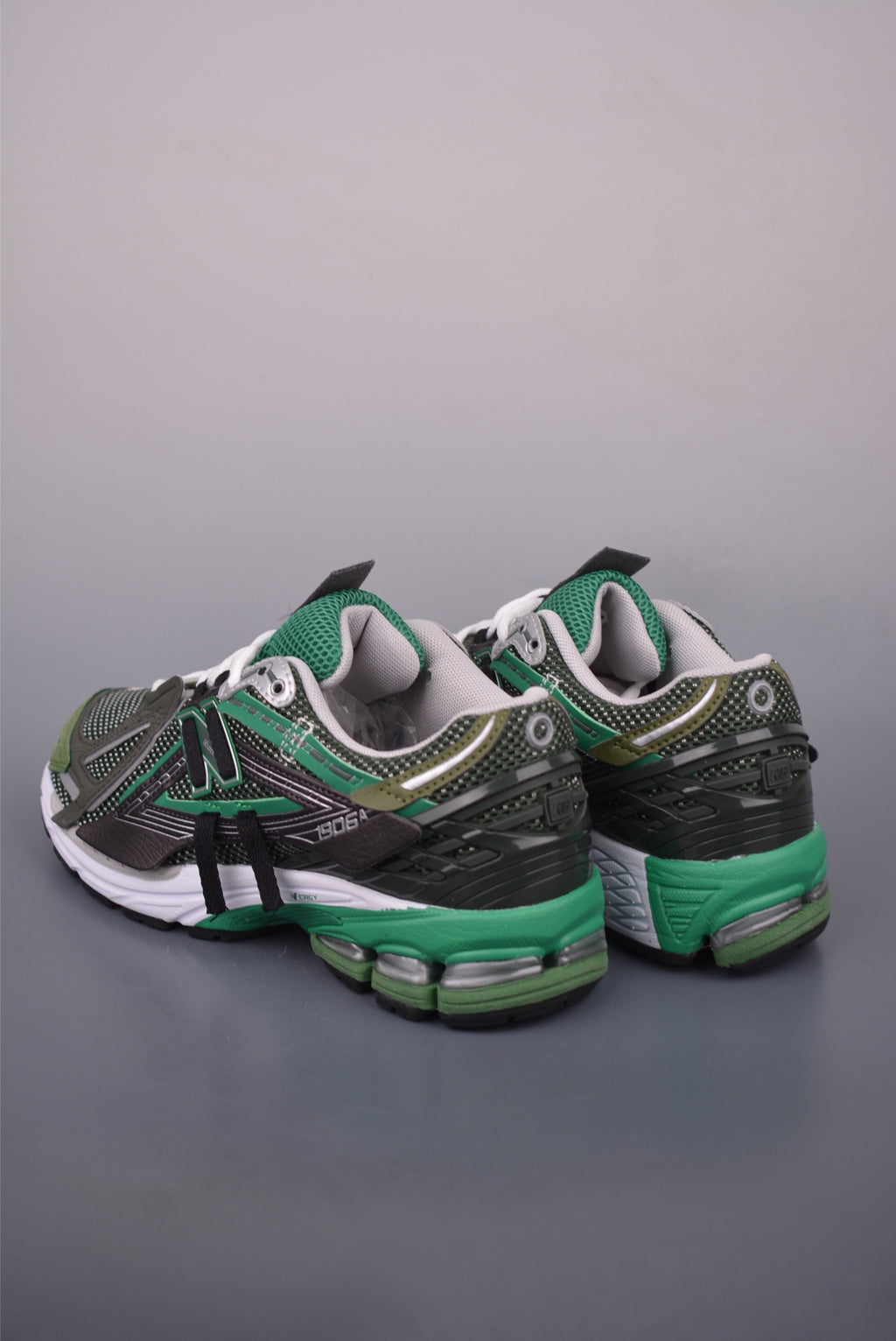 New Balance 190 240 - Image 2