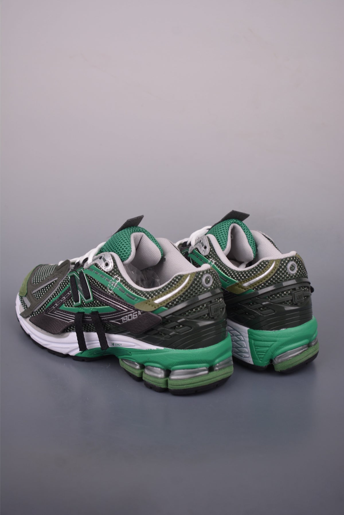 New Balance 190 240 - Image 2