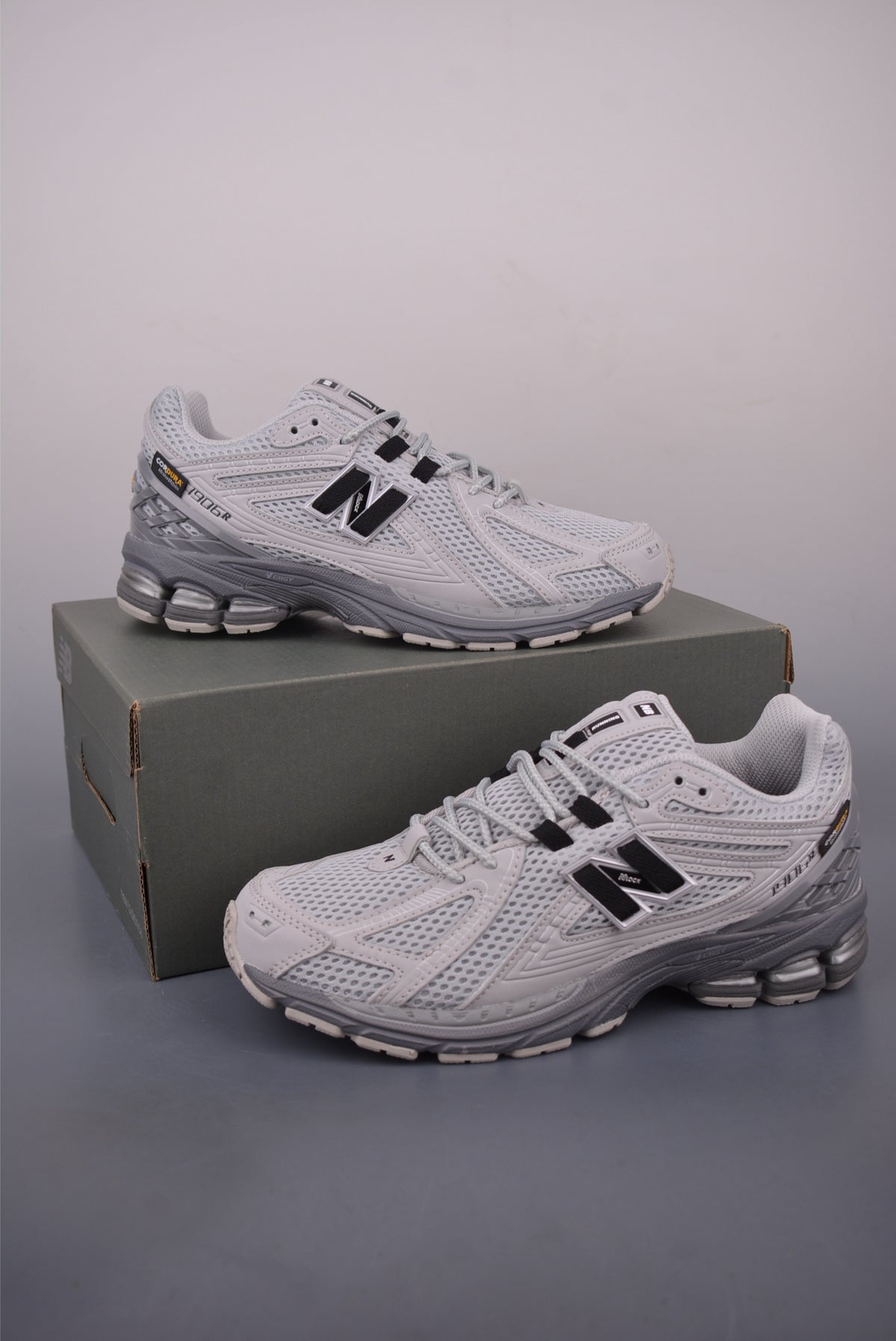 New Balance 190 240 - Image 5
