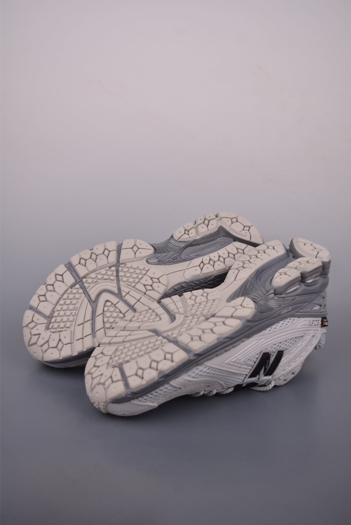 New Balance 190 240 - Image 3