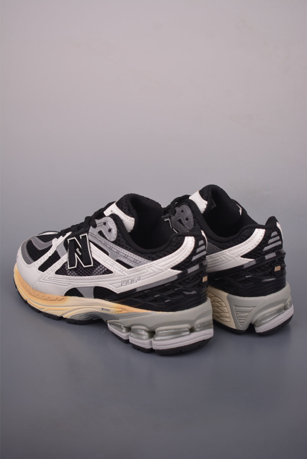New Balance 190 240 - Image 2