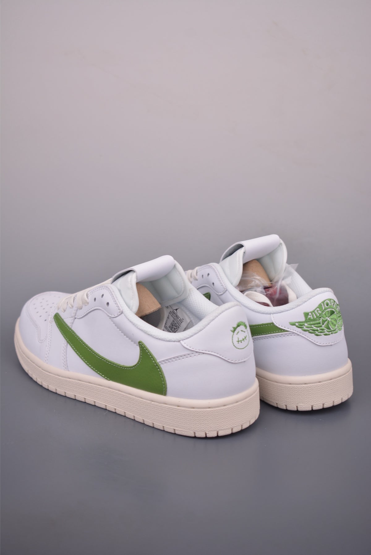 Fragment x Travis Scott x Nike Air Jordan 1 Low - Image 2