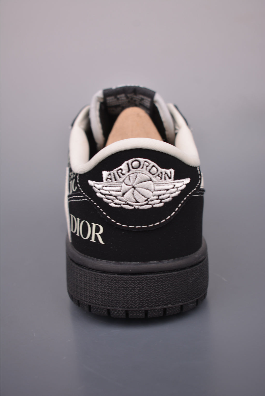 Fragment x Travis Scott x Dior x Nike Air Jordan 1 Low - Image 4