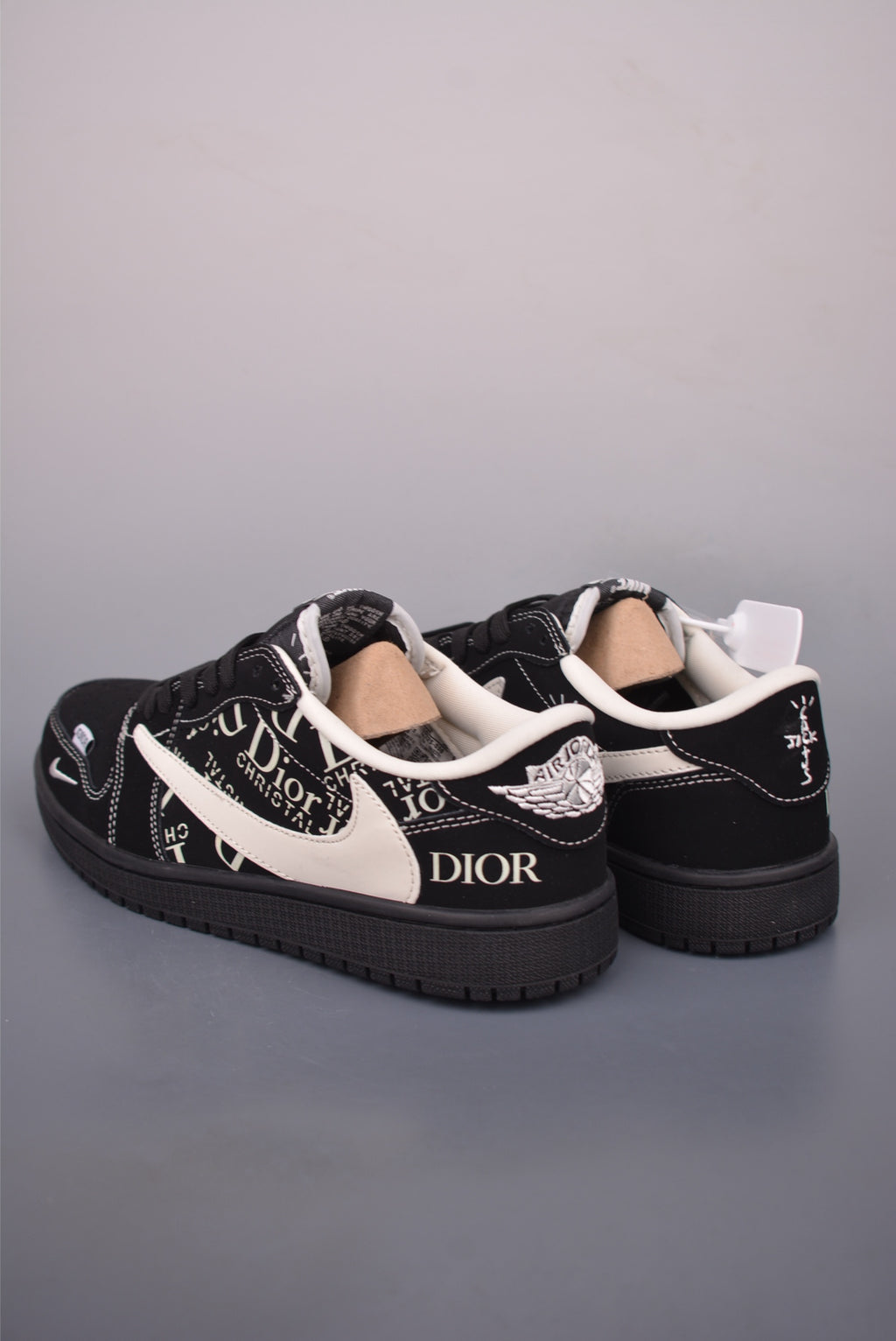 Fragment x Travis Scott x Dior x Nike Air Jordan 1 Low - Image 2