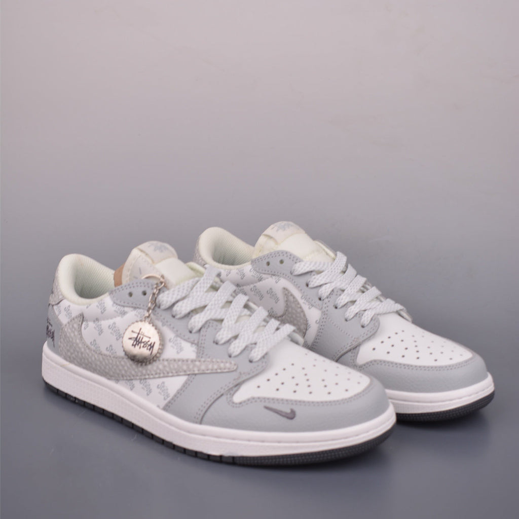 Fragment x Travis Scott x Nike Air Jordan 1 Low - Image 1