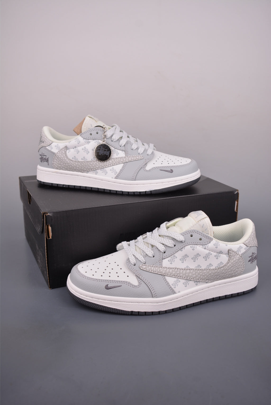 Fragment x Travis Scott x Nike Air Jordan 1 Low - Image 5