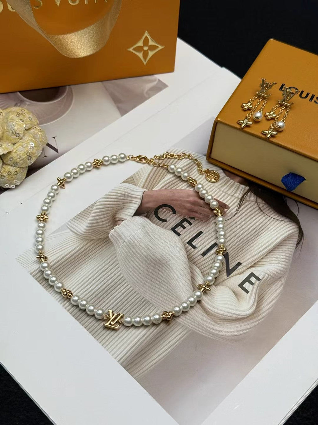 LOUIS VUITTON Pearl Necklace