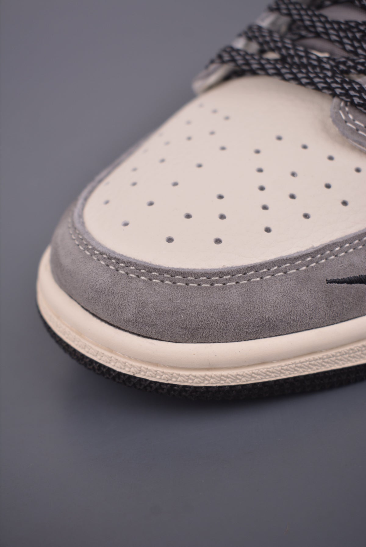 Fragment x Travis Scott x Nike Air Jordan 1 Low - Image 6